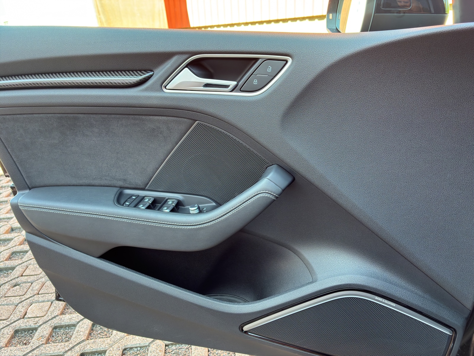AUDI RS3 Sportback 2.5 TSI quattro S-tronic-image-17