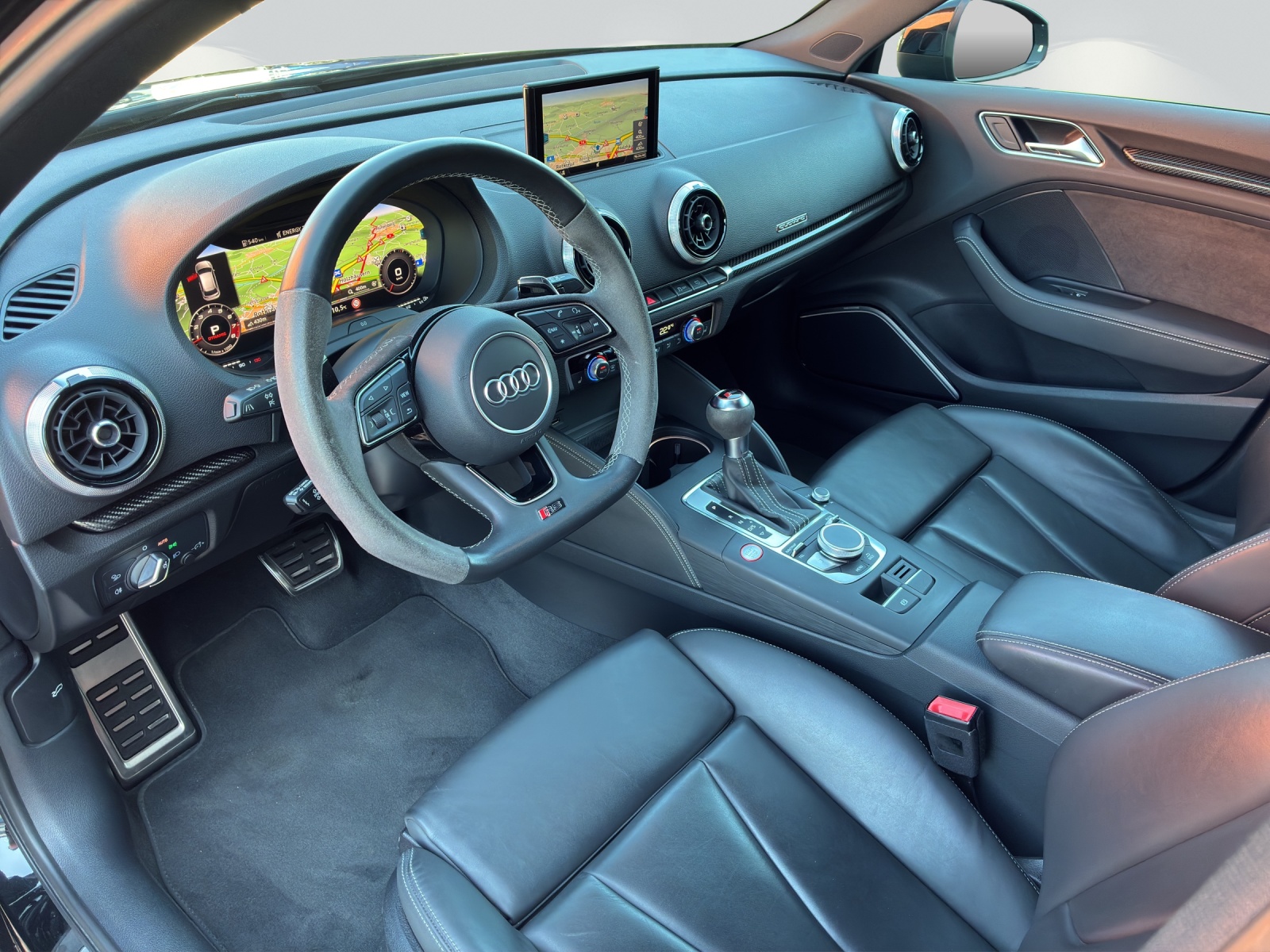 AUDI RS3 Sportback 2.5 TSI quattro S-tronic-image-4