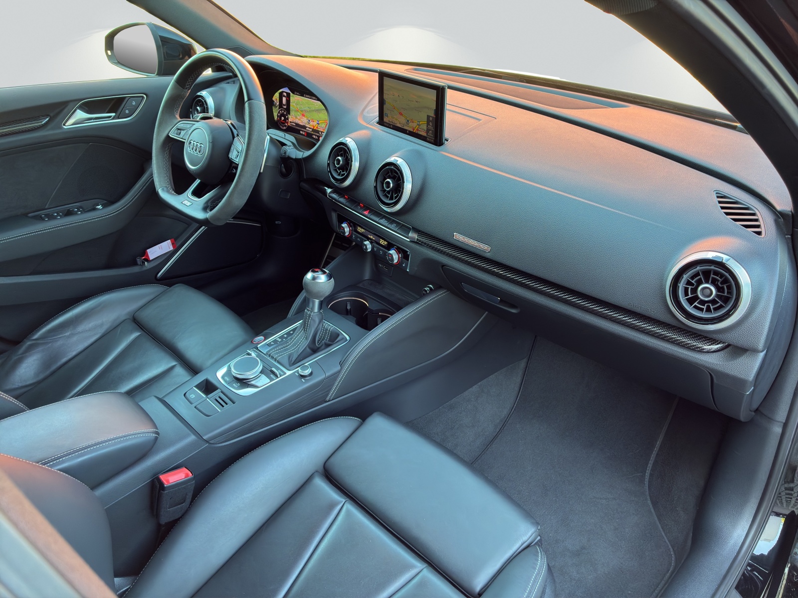 AUDI RS3 Sportback 2.5 TSI quattro S-tronic-image-7