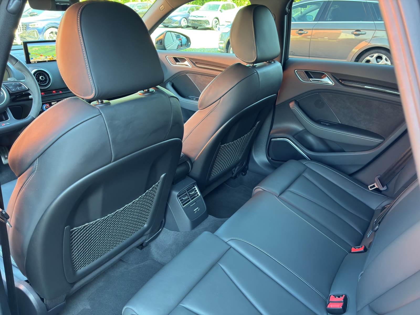 AUDI RS3 Sportback 2.5 TSI quattro S-tronic-image-18