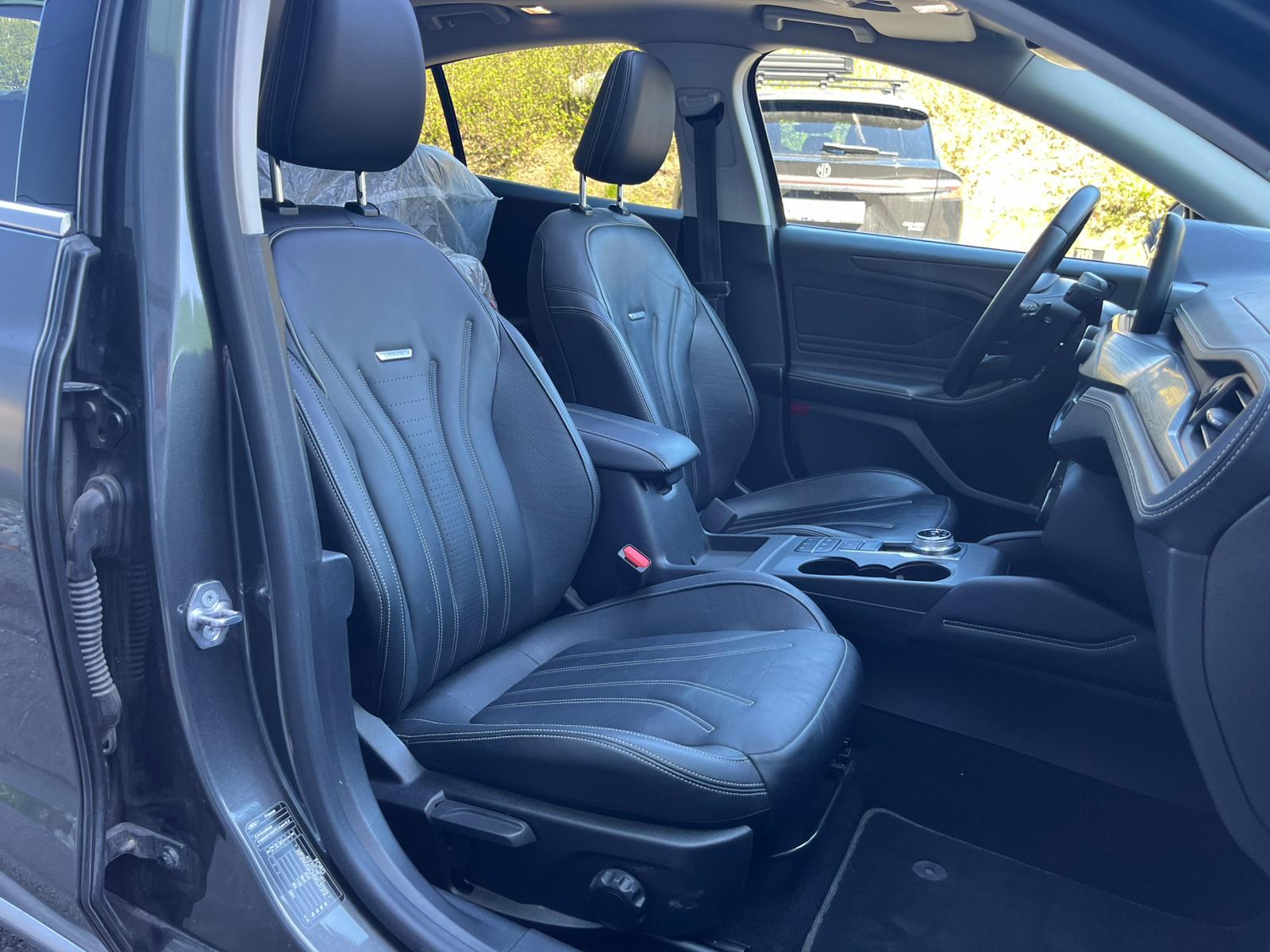 FORD Focus 2.0 TDCi Vignale Automatic-image-10