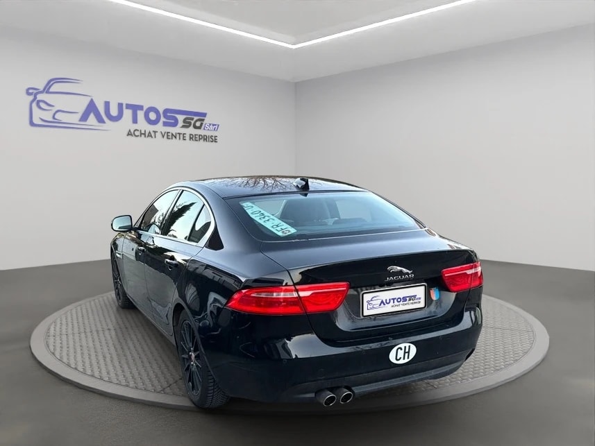 JAGUAR XE 20d Pure AWD Automat-image-3