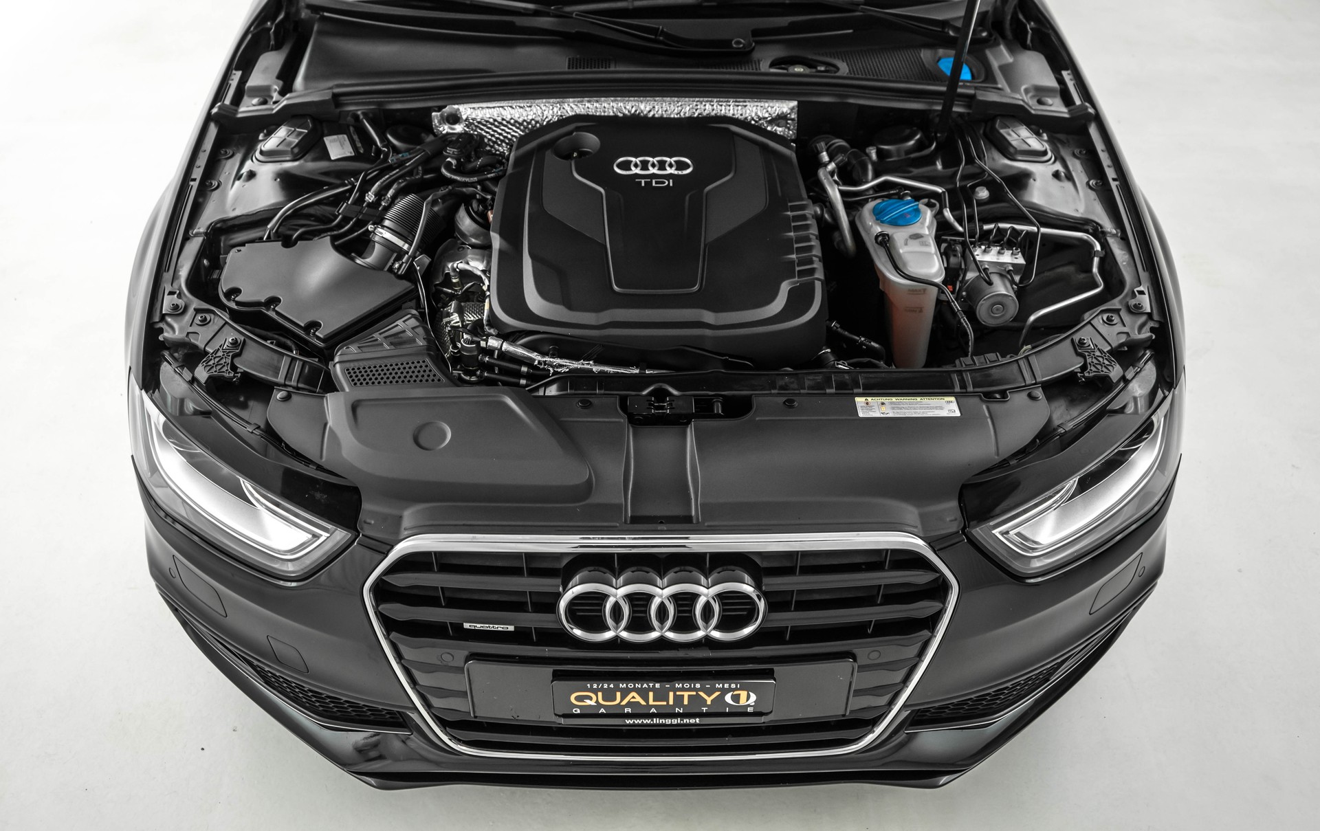 AUDI A4 Avant 2.0 TDI quattro S-tronic S-LINE 190 PS-image-19