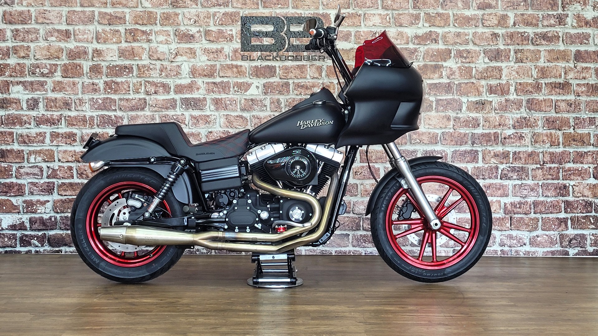 HARLEY-DAVIDSON FXDBI Dyna Street Bob-showroom-element-1