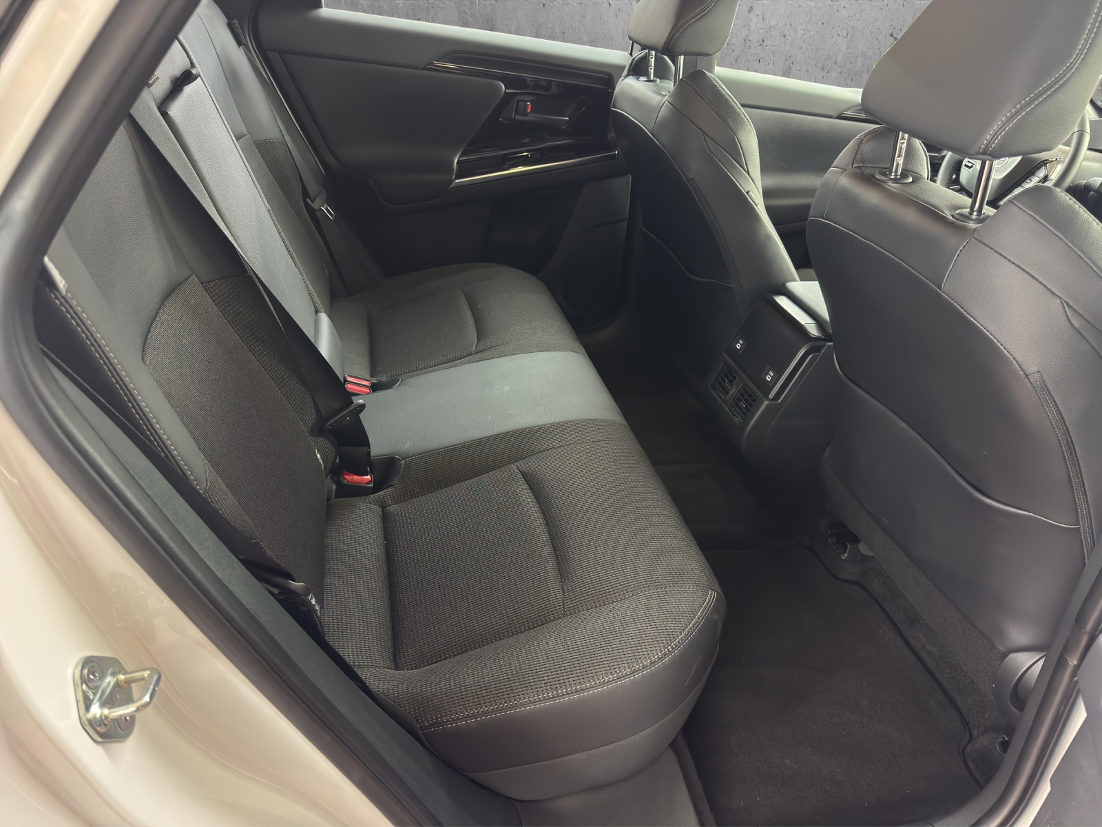 TOYOTA bZ4X Style 71,4 kWh 4WD-image-11