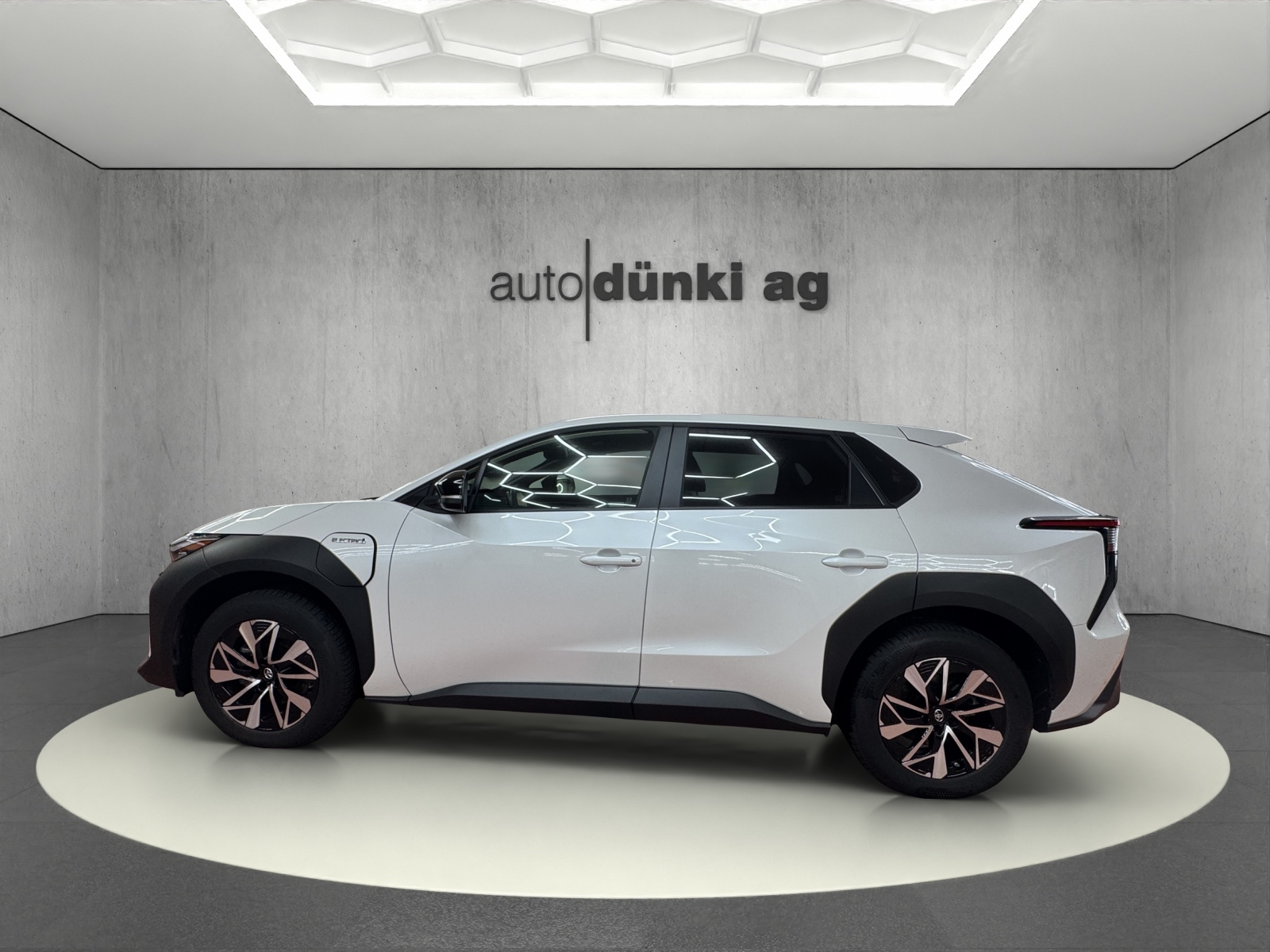 TOYOTA bZ4X Style 71,4 kWh 4WD-image-1