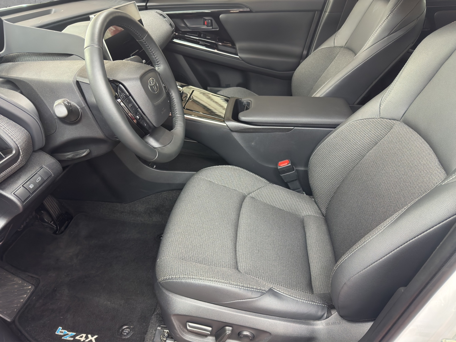 TOYOTA bZ4X Style 71,4 kWh 4WD-image-6