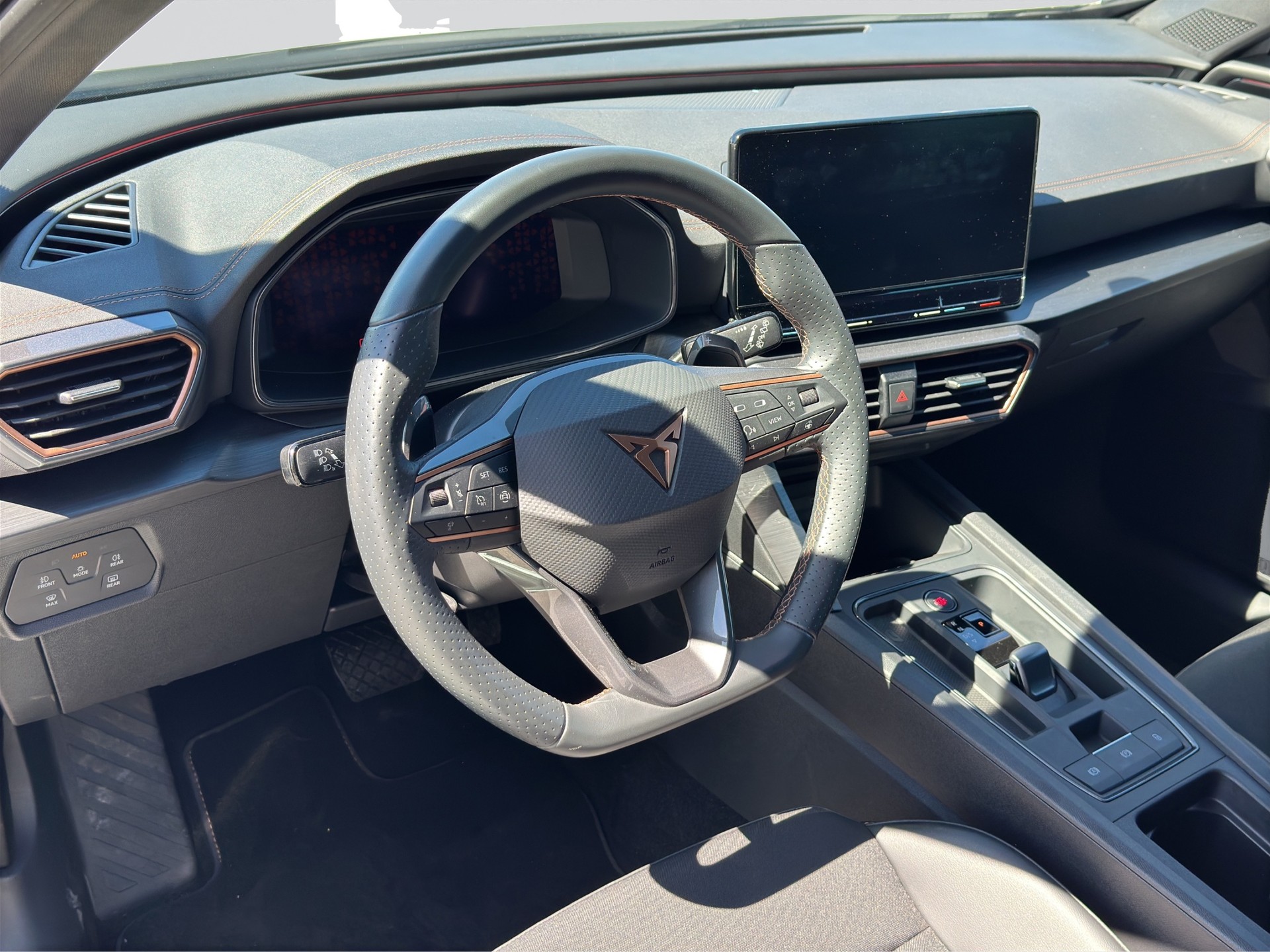 CUPRA Formentor 1.5 TSI DSG-image-6