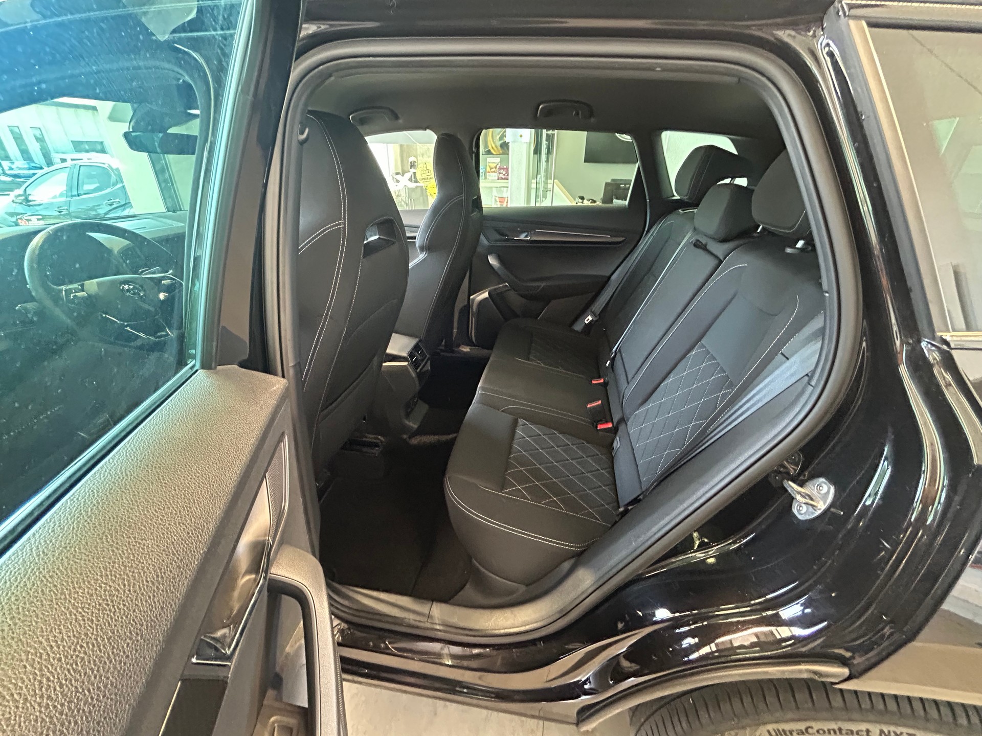 SKODA Karoq 1.5 TSI SportLine DSG-image-5