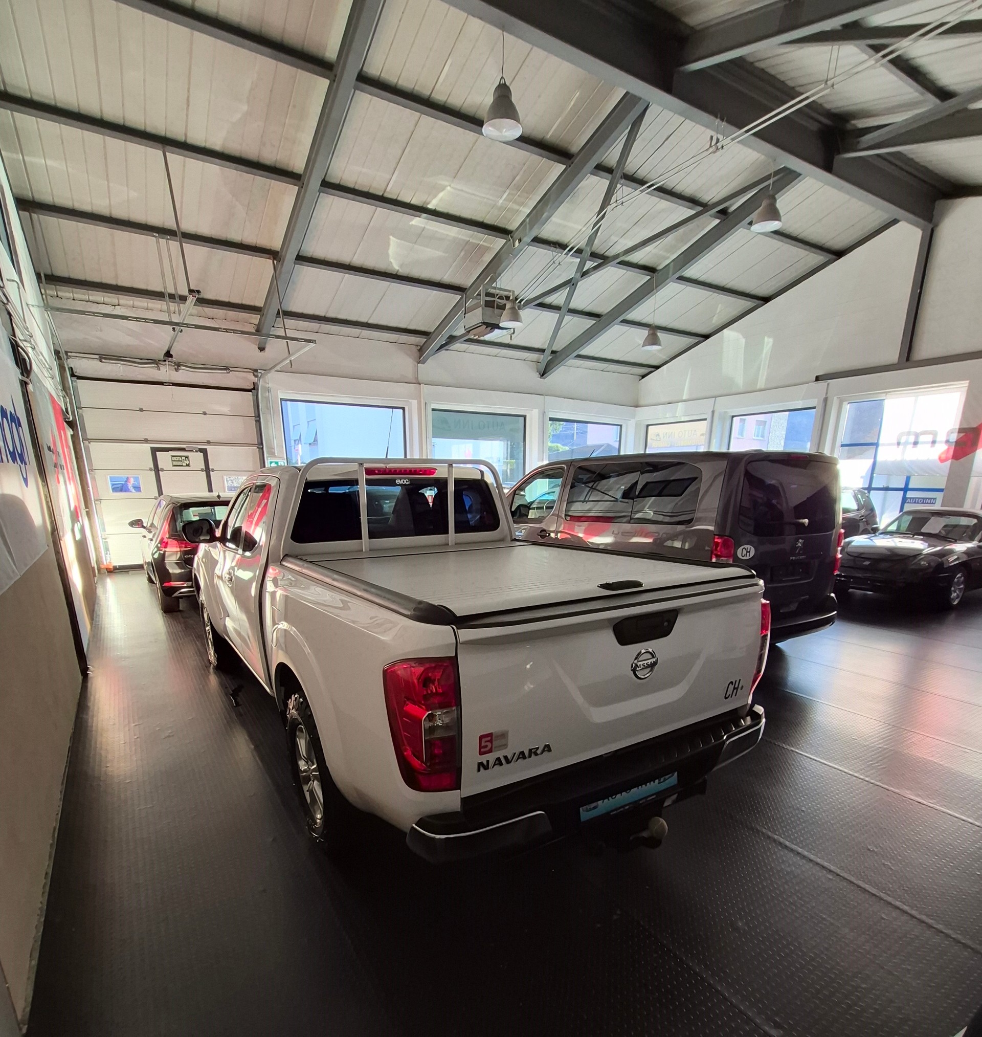 NISSAN Navara King Cab Visia 2.3 dCi 4WD-image-5