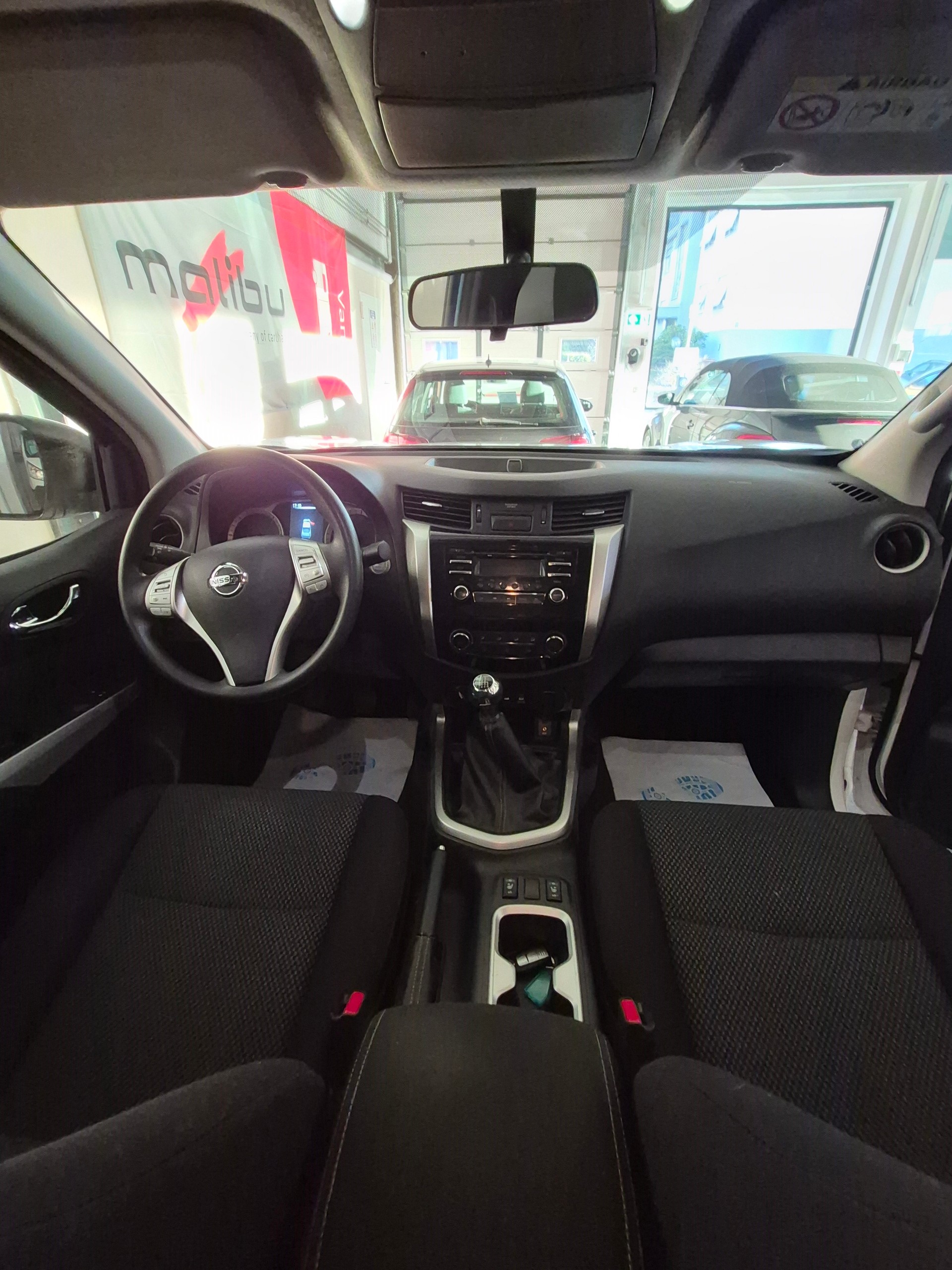 NISSAN Navara King Cab Visia 2.3 dCi 4WD-image-9