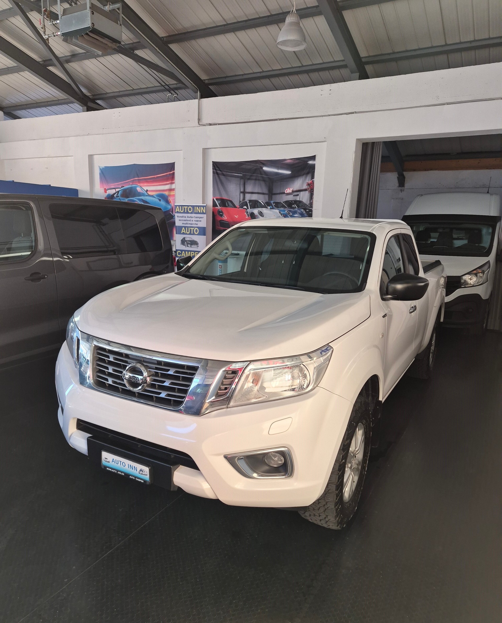 NISSAN Navara King Cab Visia 2.3 dCi 4WD-image-2