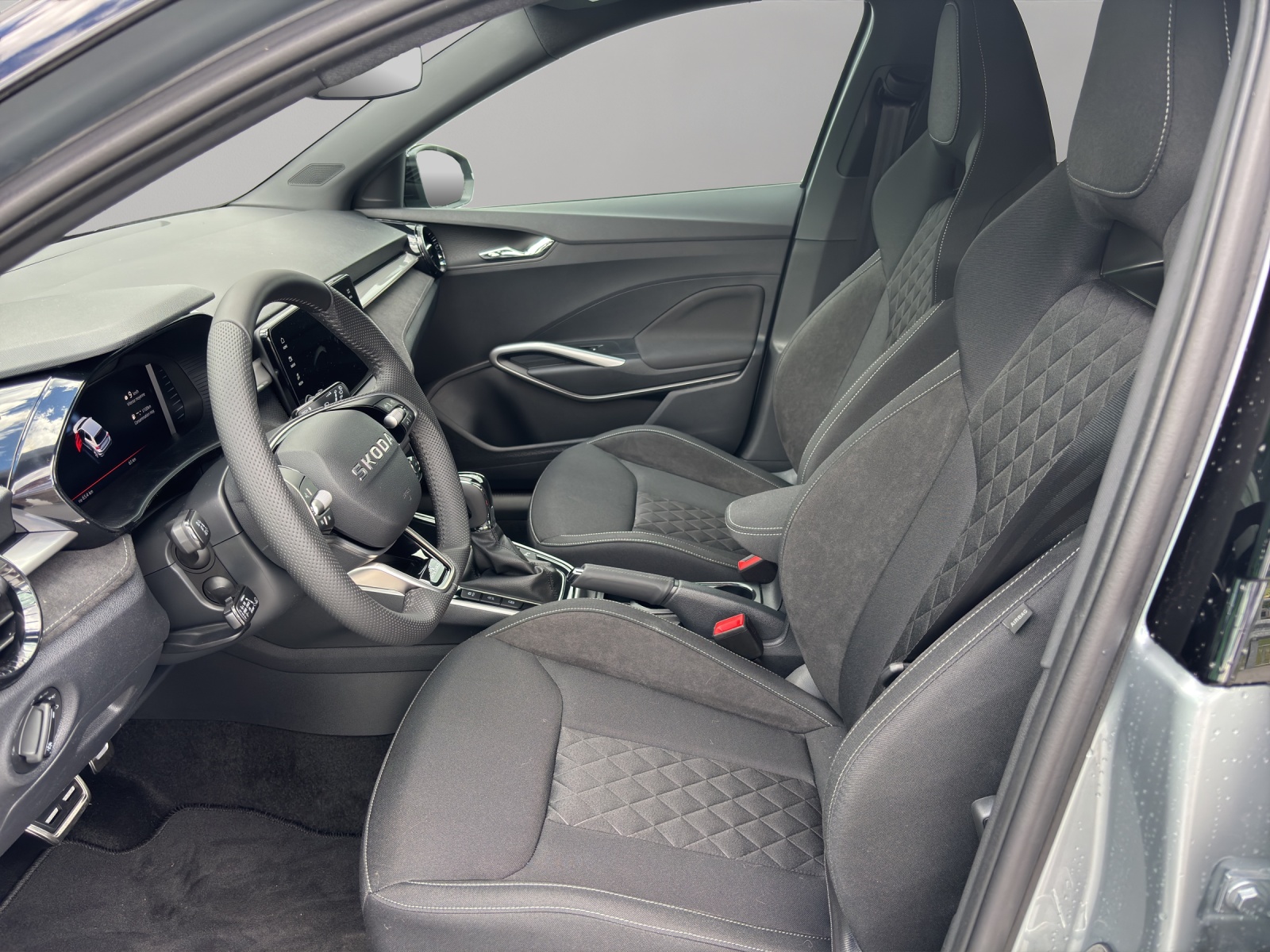 SKODA Fabia 1.5 TSI Monte Carlo DSG-image-8