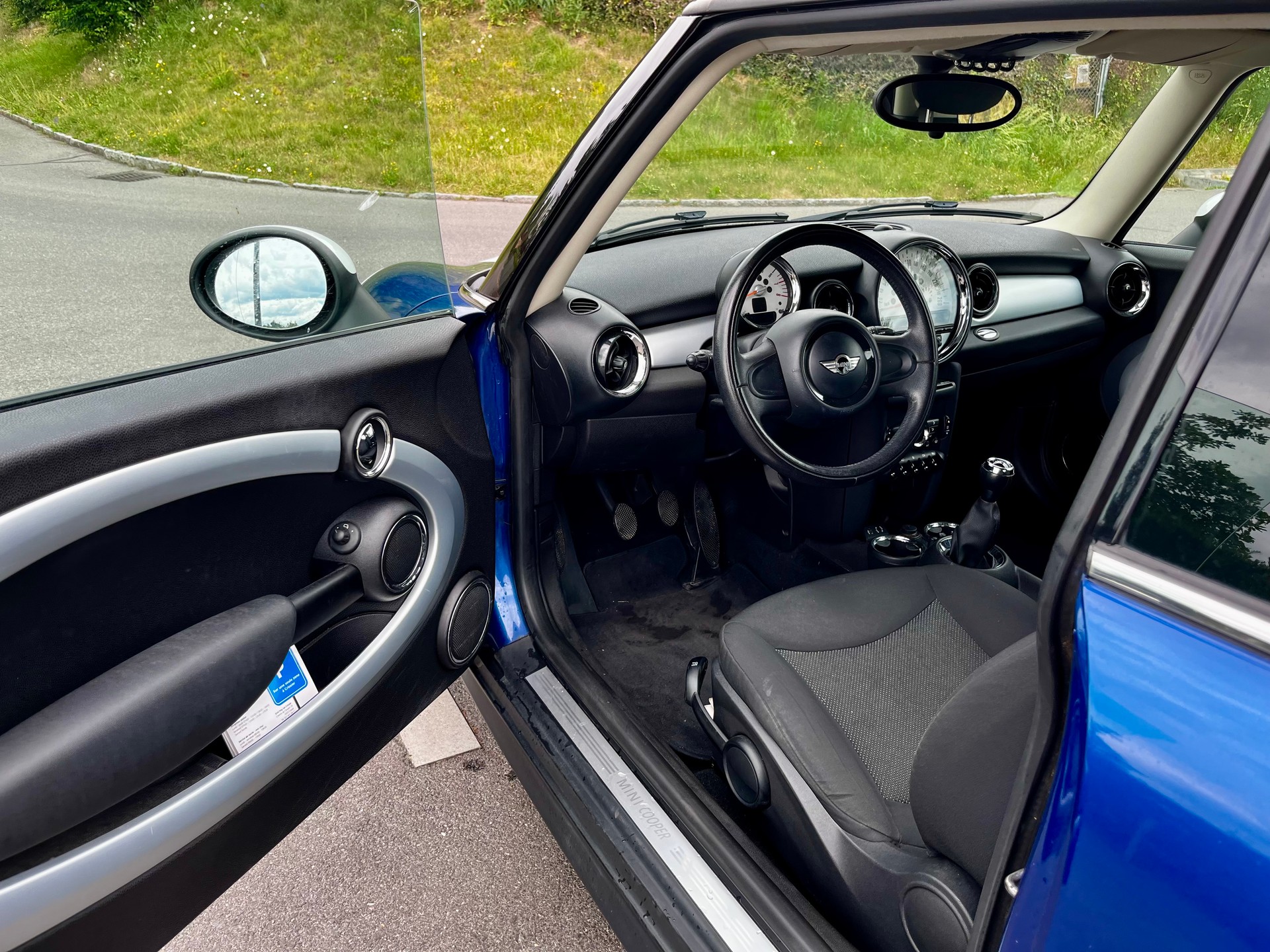 MINI Cooper-image-4