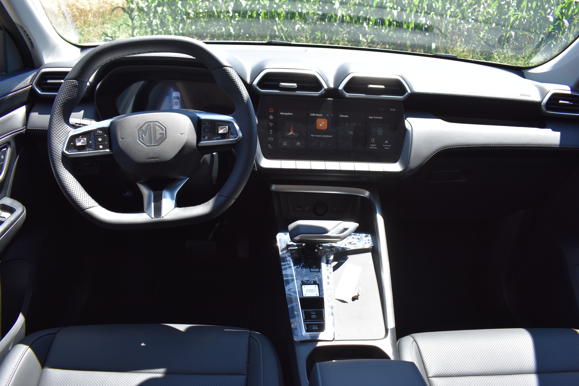 MG ZS 1.5 HEV Luxury-image-10