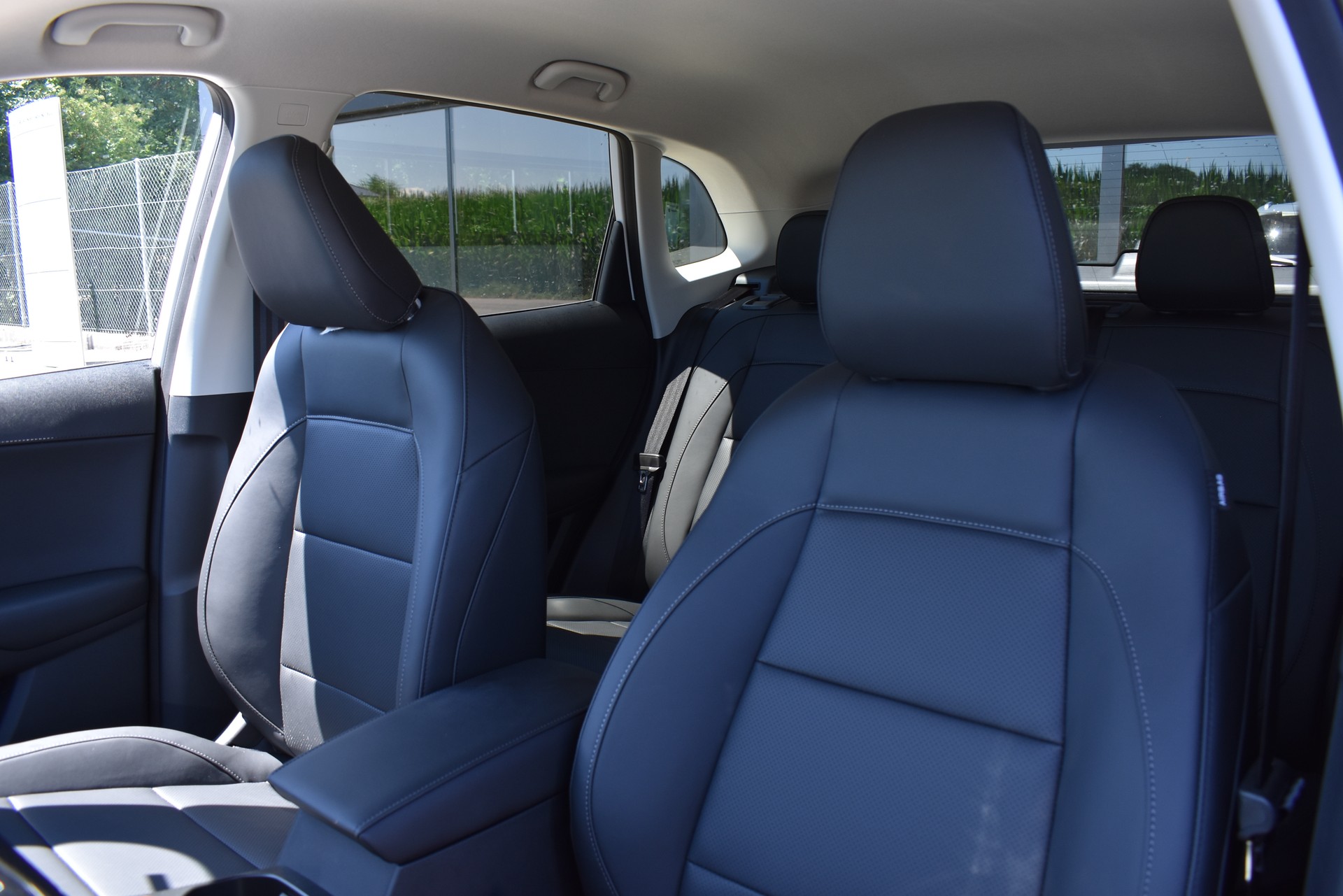 MG ZS 1.5 HEV Luxury-image-12