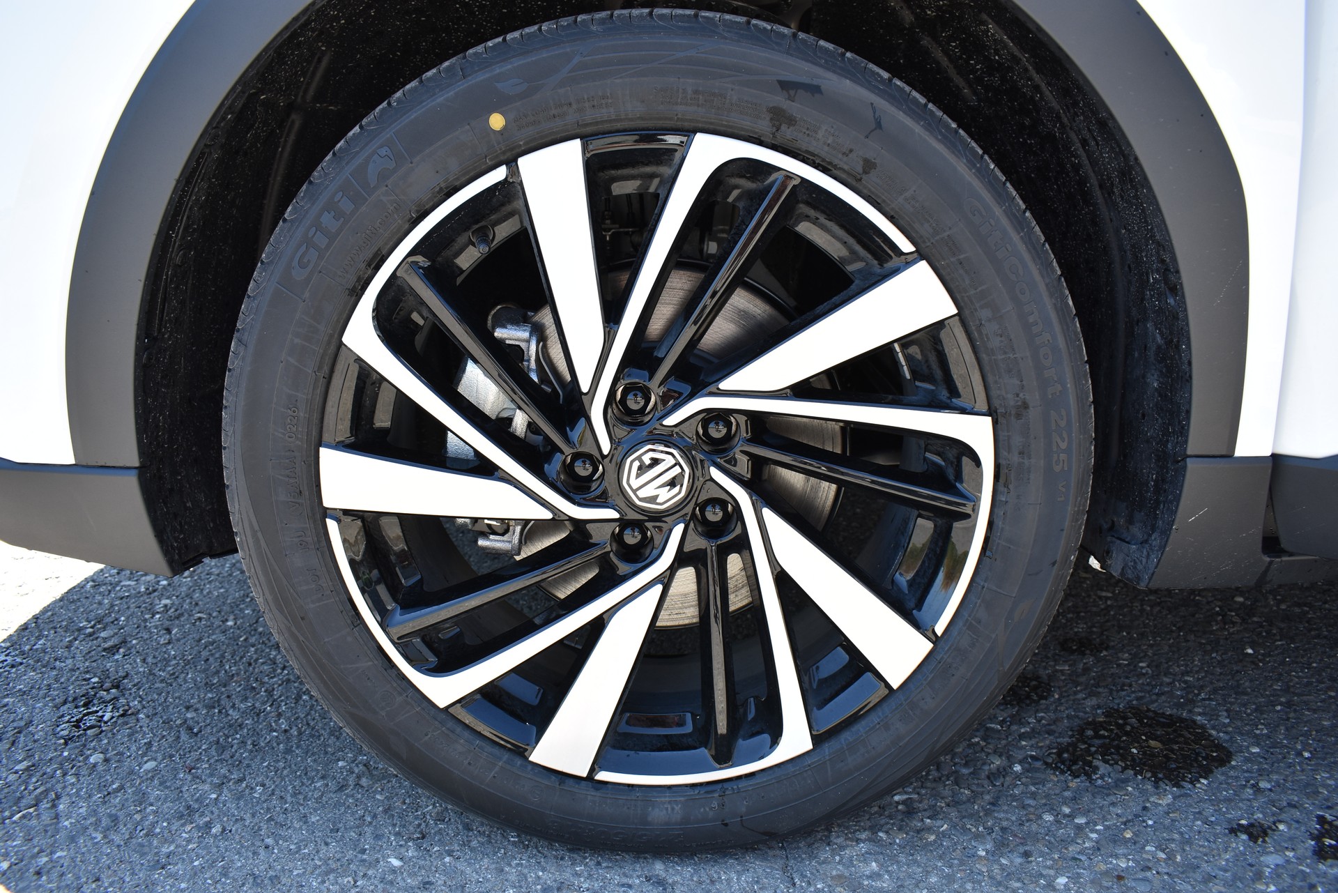 MG ZS 1.5 HEV Luxury-image-13