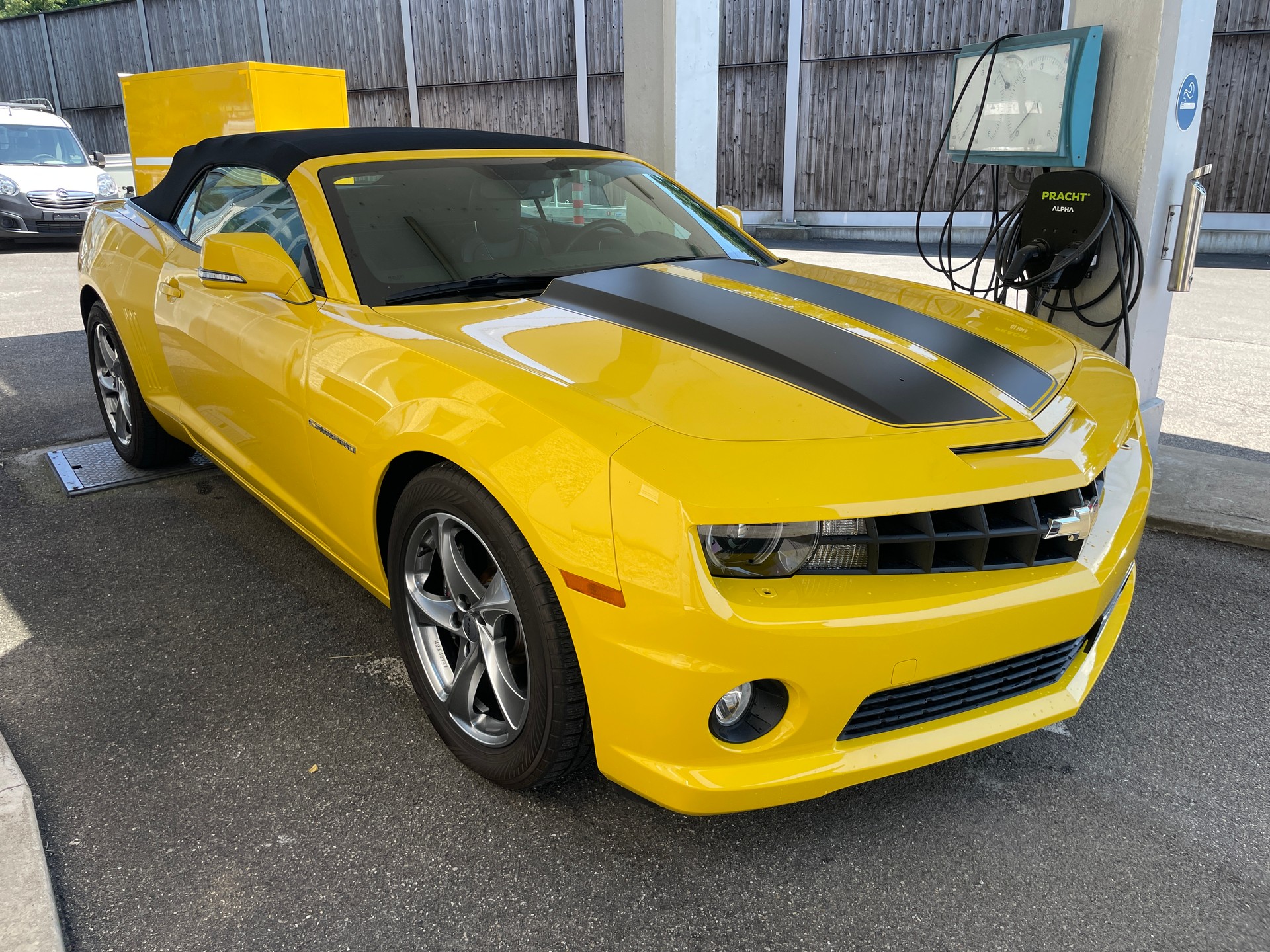 CHEVROLET Camaro 6.2 Convertible-image-2