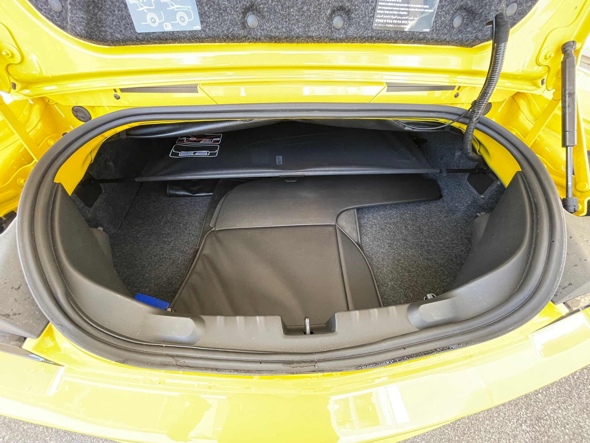 CHEVROLET Camaro 6.2 Convertible-image-16
