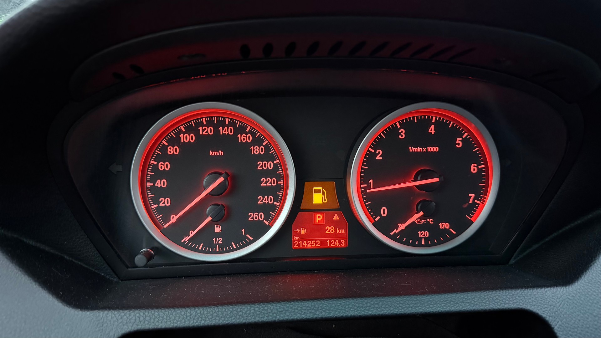 BMW 630i-image-11