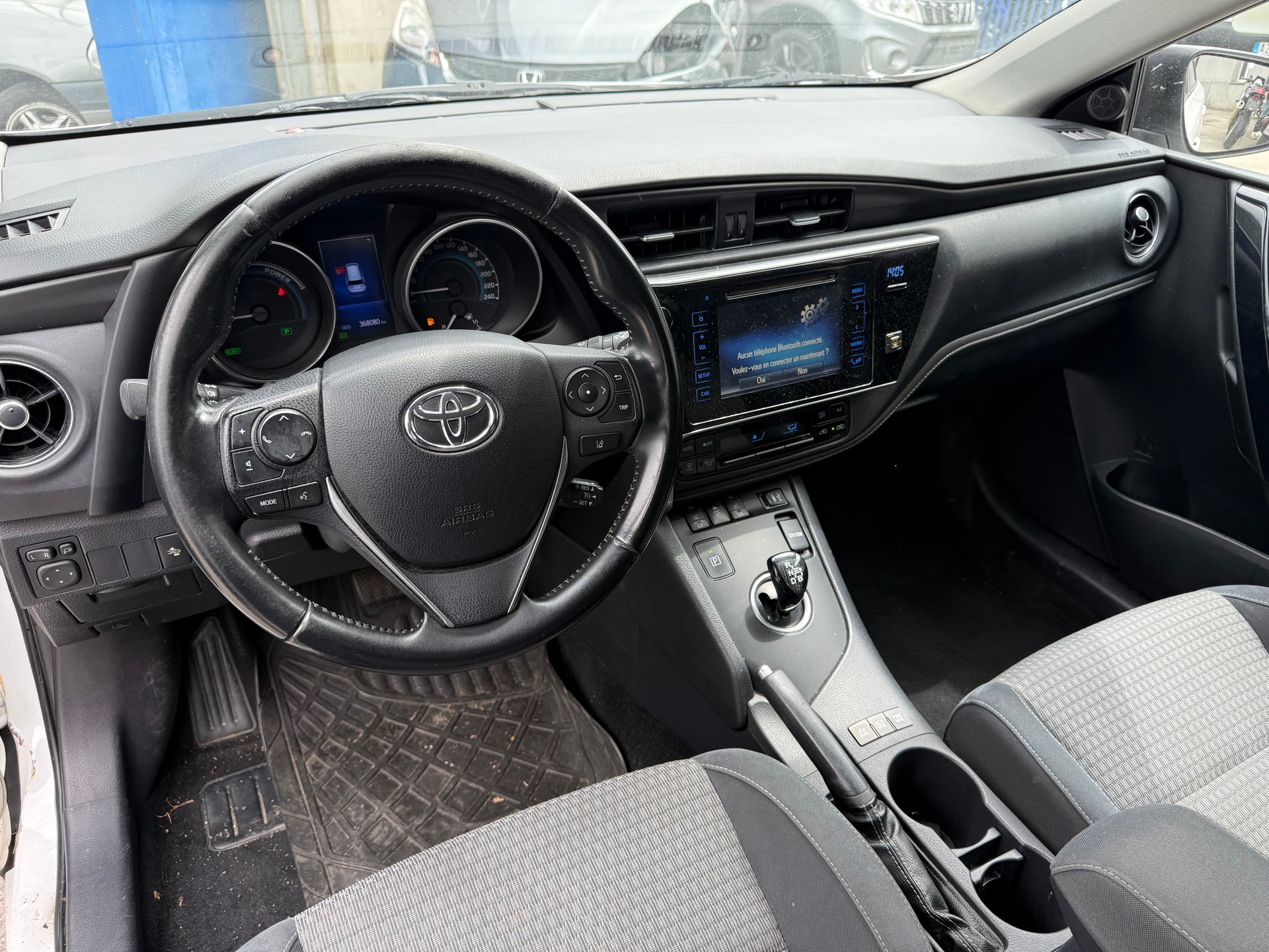 TOYOTA Auris Touring Sports 1.8 HSD Trend e-CVT-image-10