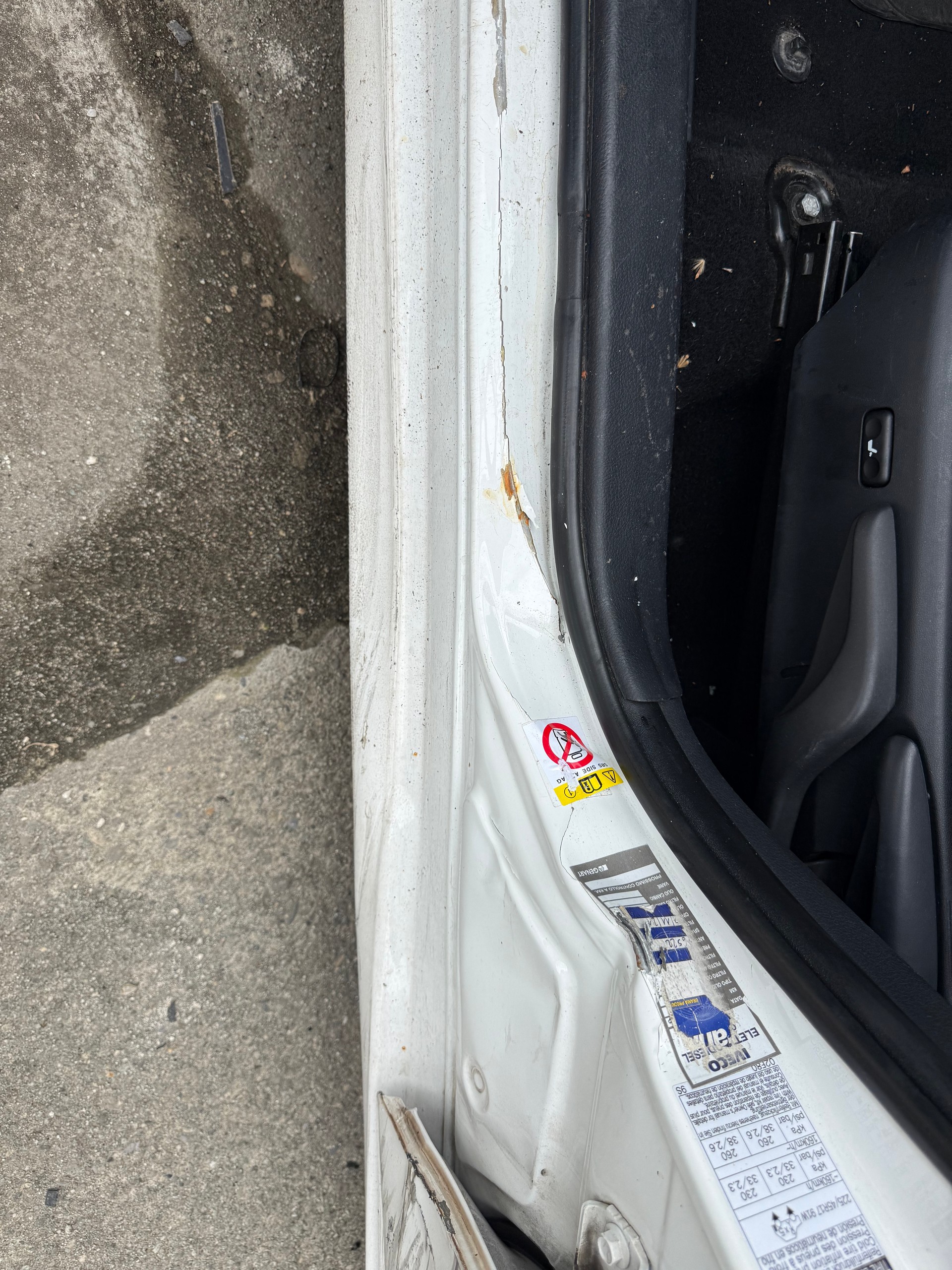 TOYOTA Auris Touring Sports 1.8 HSD Trend e-CVT-image-15