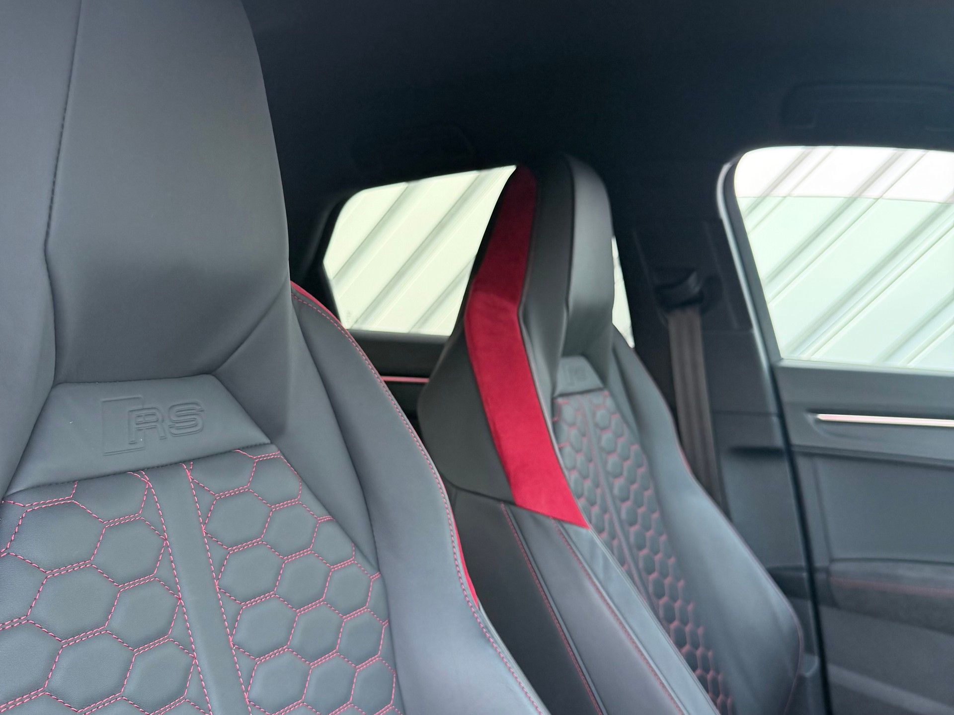 AUDI RS Q3 Sportback quattro S tronic-image-8