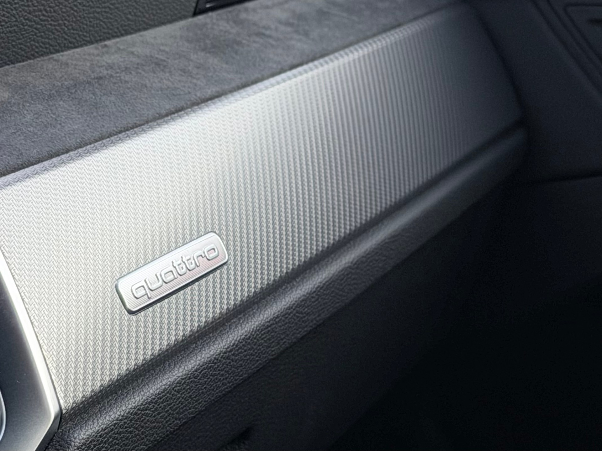 AUDI RS Q3 Sportback quattro S tronic-image-10
