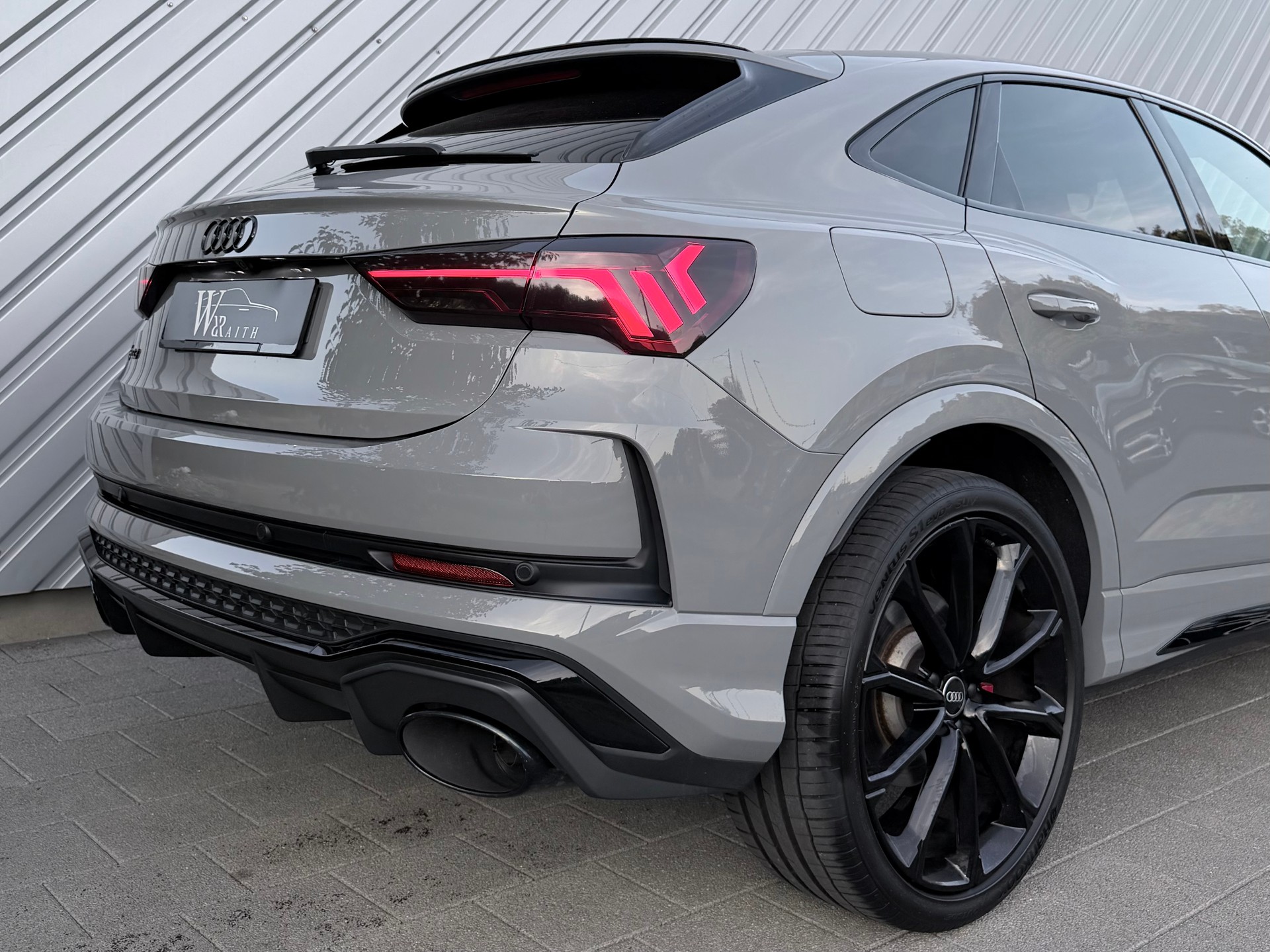 AUDI RS Q3 Sportback quattro S tronic-showroom-element-3