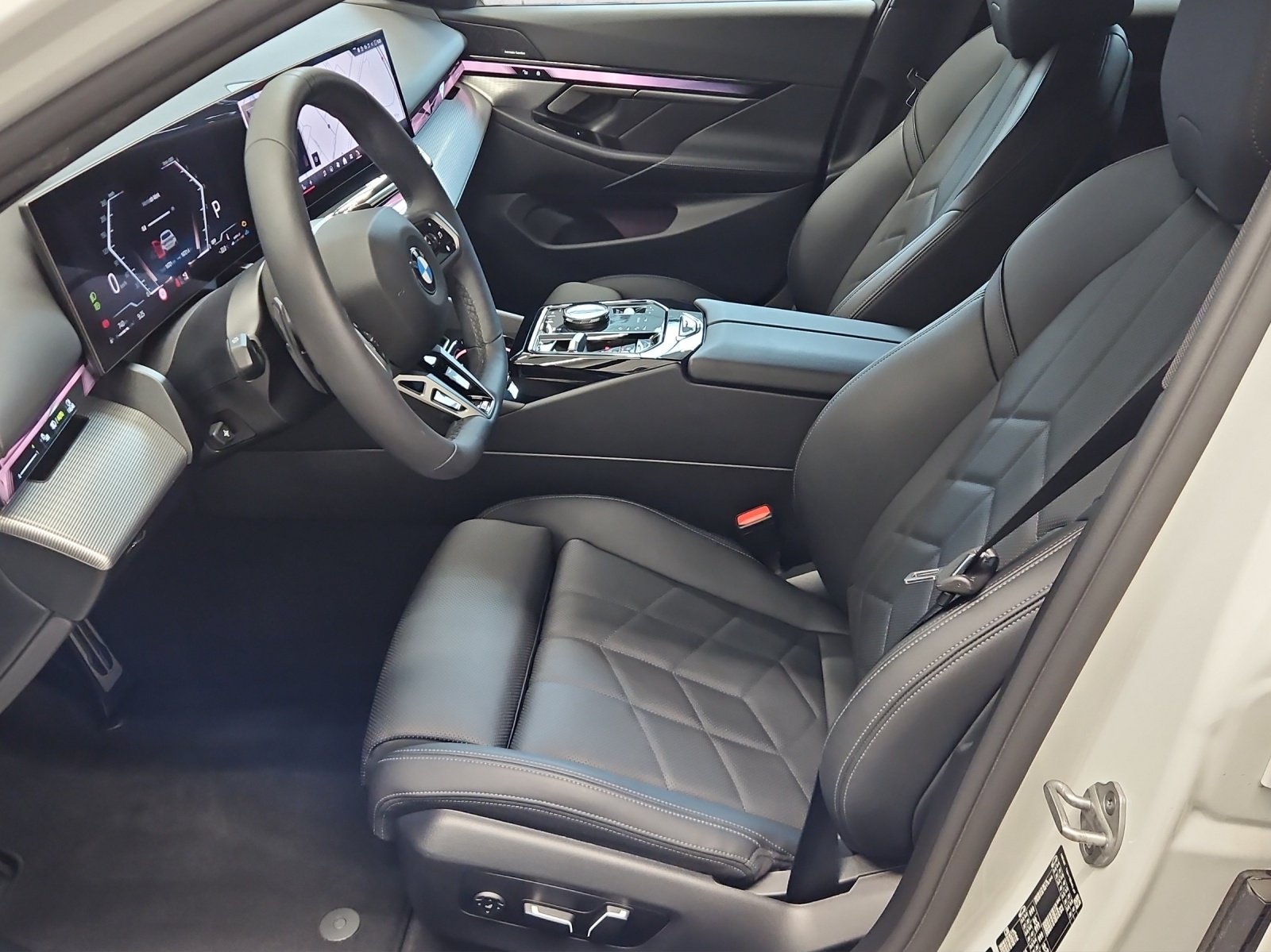 BMW 520d xDrive Touring M Sport 48V-image-9