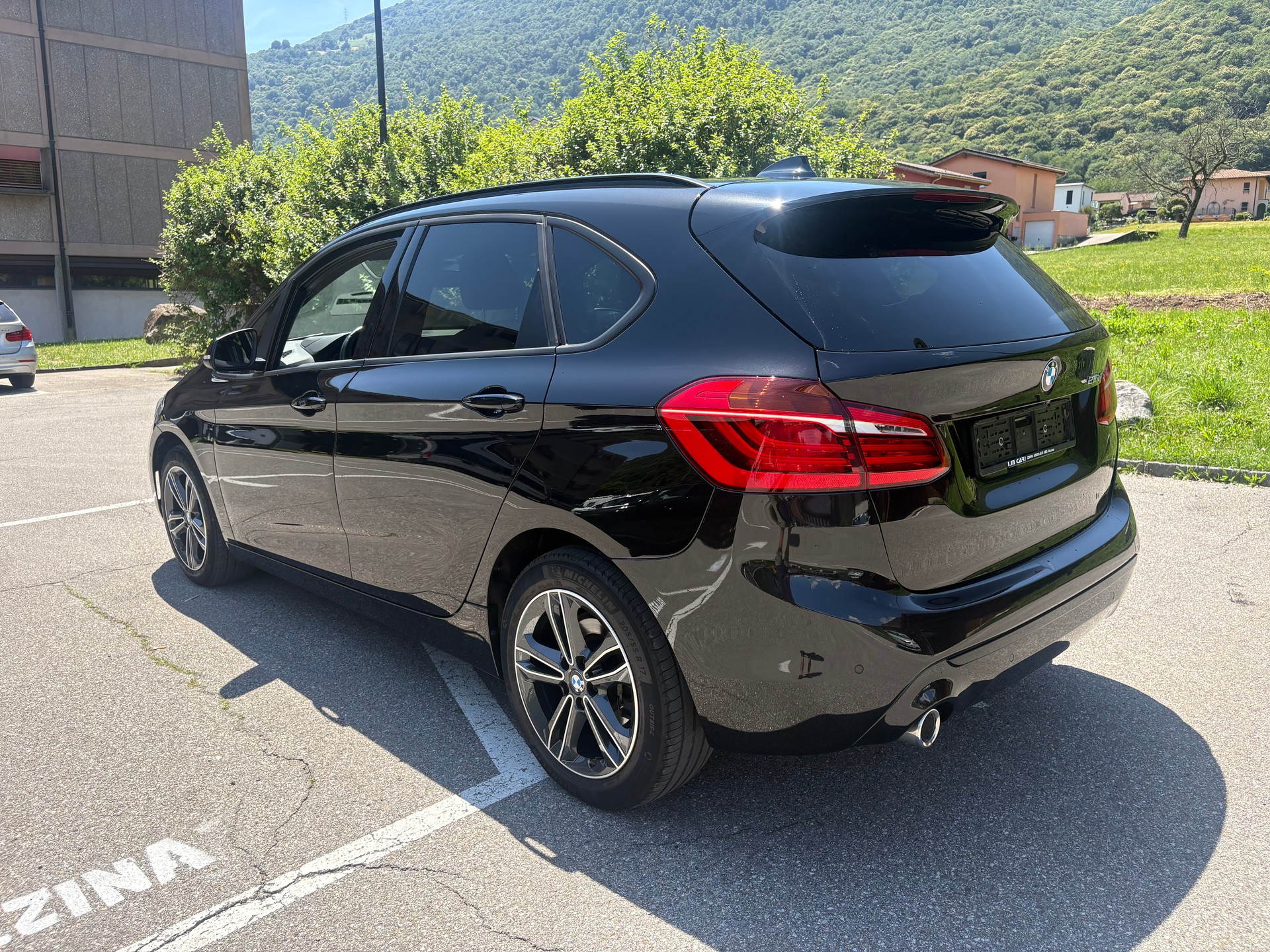 BMW 216d Active Tourer DKG Sport Line-image-2