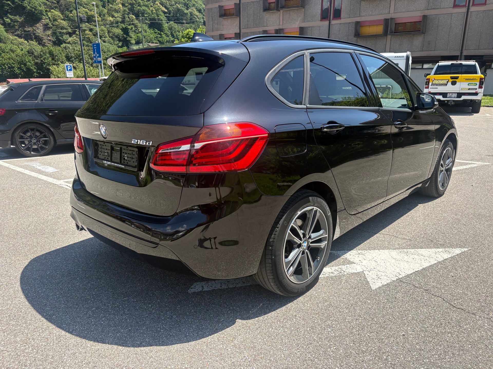 BMW 216d Active Tourer DKG Sport Line-image-6