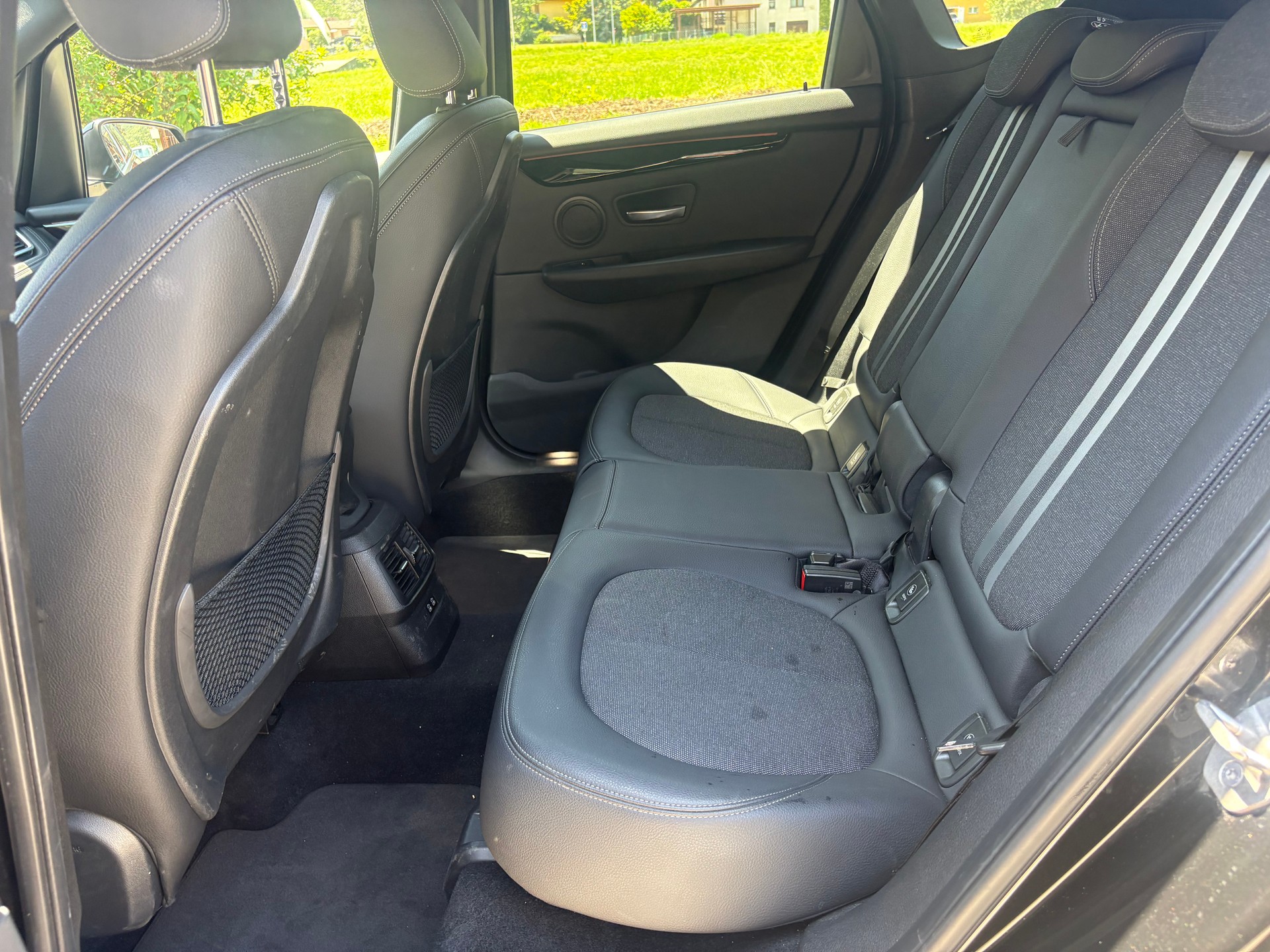 BMW 216d Active Tourer DKG Sport Line-image-11
