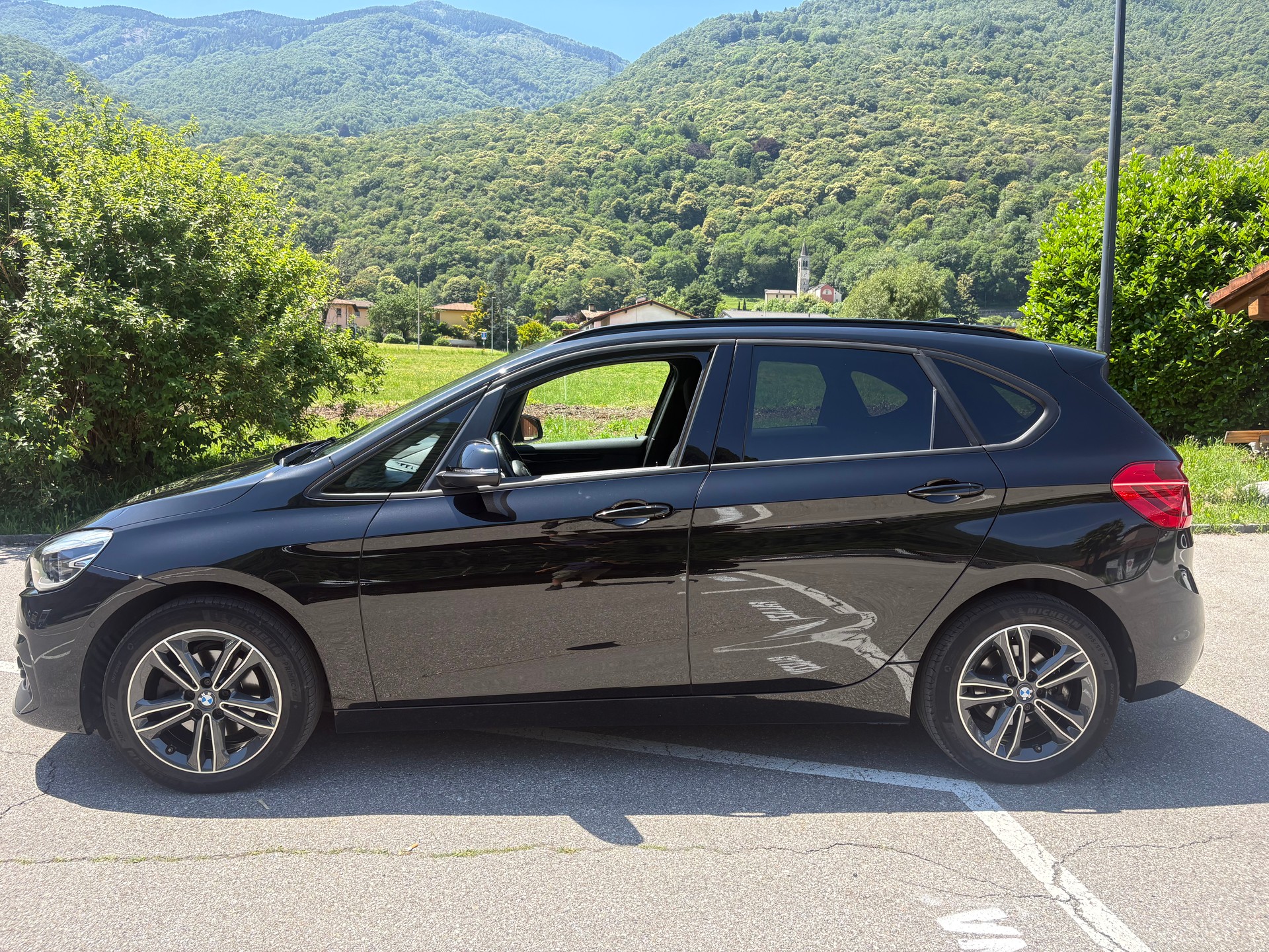 BMW 216d Active Tourer DKG Sport Line-image-3