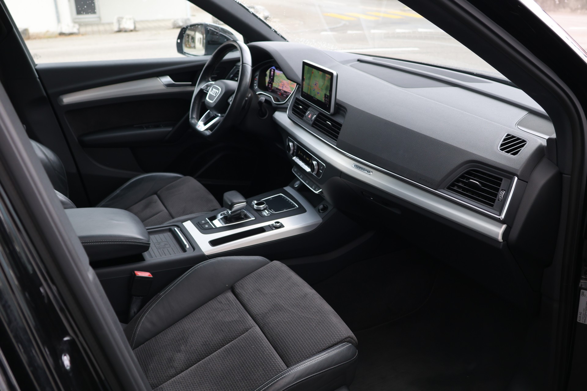 AUDI Q5 2.0 TDI sport quattro S-tronic (CH)-image-19