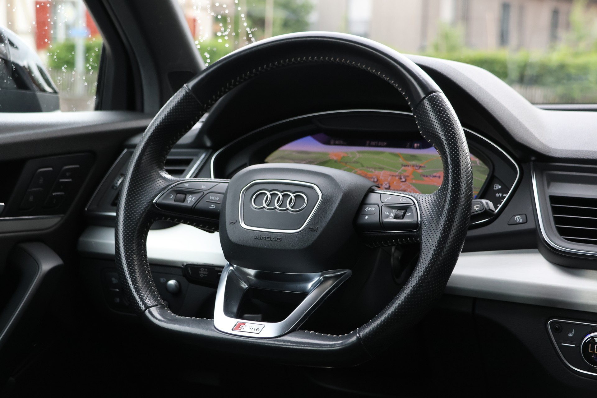 AUDI Q5 2.0 TDI sport quattro S-tronic (CH)-image-14