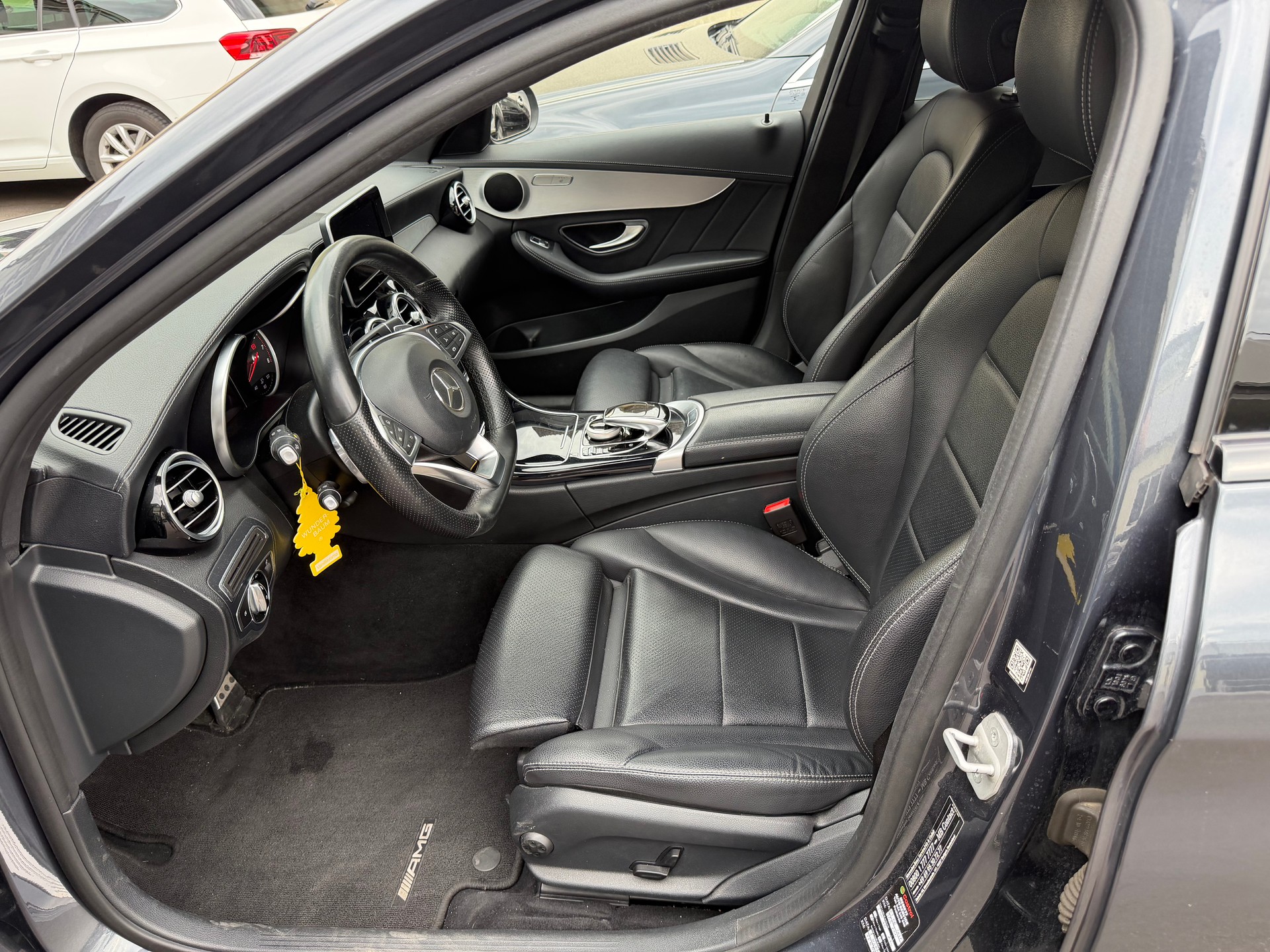 MERCEDES-BENZ C 200 AMG Line 7G-Tronic-image-11