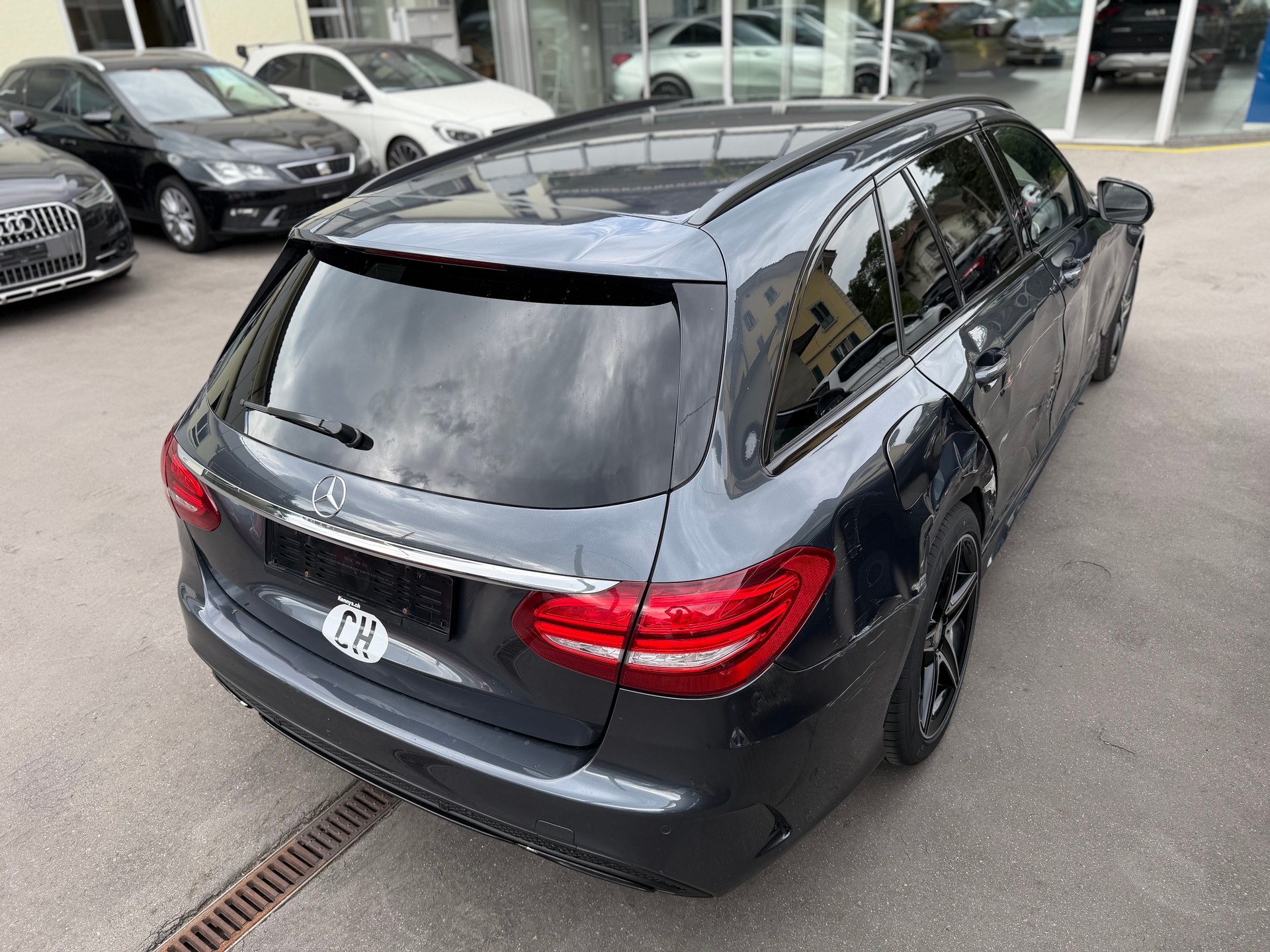 MERCEDES-BENZ C 200 AMG Line 7G-Tronic-image-4