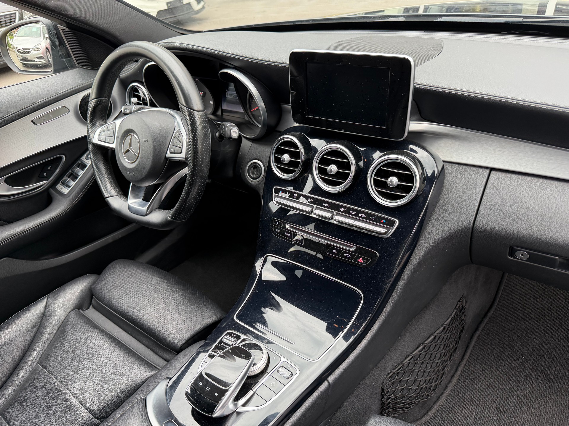 MERCEDES-BENZ C 200 AMG Line 7G-Tronic-image-15