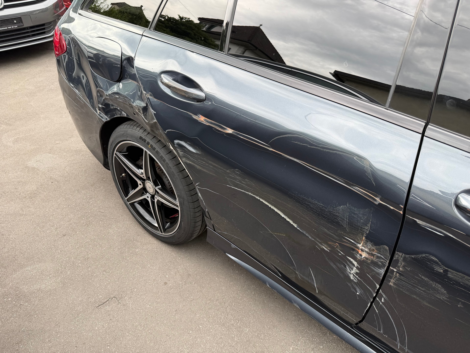 MERCEDES-BENZ C 200 AMG Line 7G-Tronic-image-22