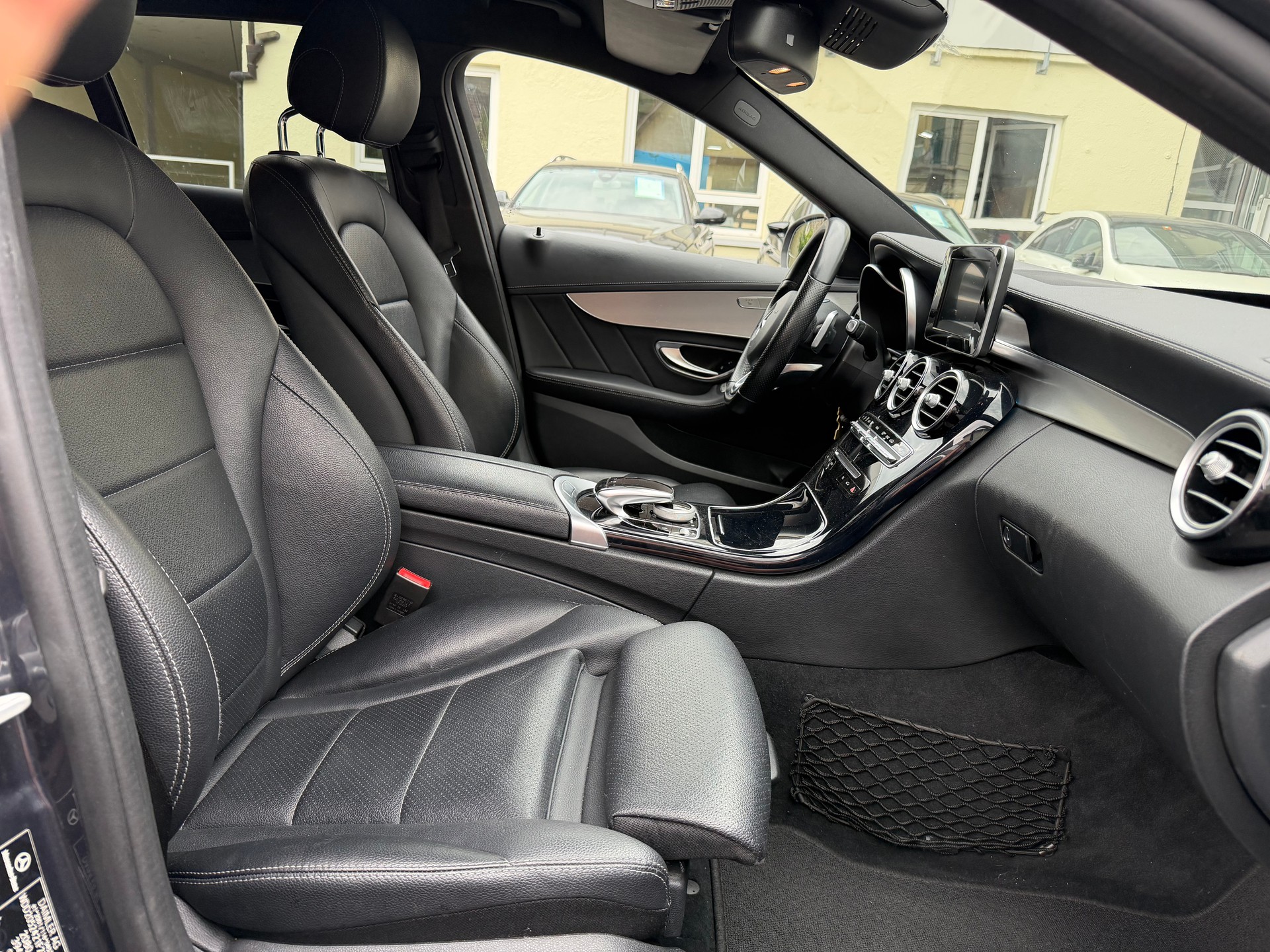 MERCEDES-BENZ C 200 AMG Line 7G-Tronic-image-16