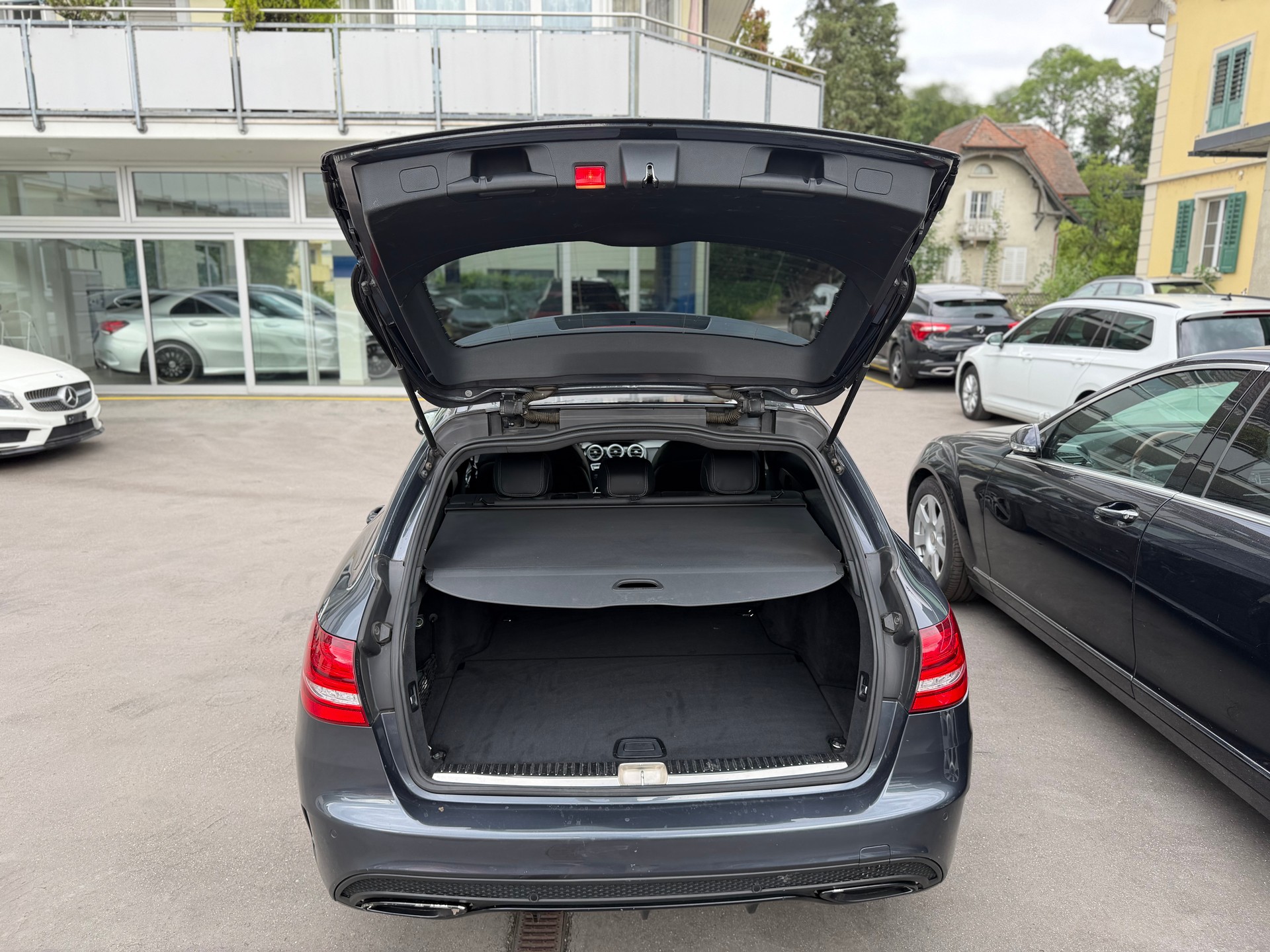 MERCEDES-BENZ C 200 AMG Line 7G-Tronic-image-8