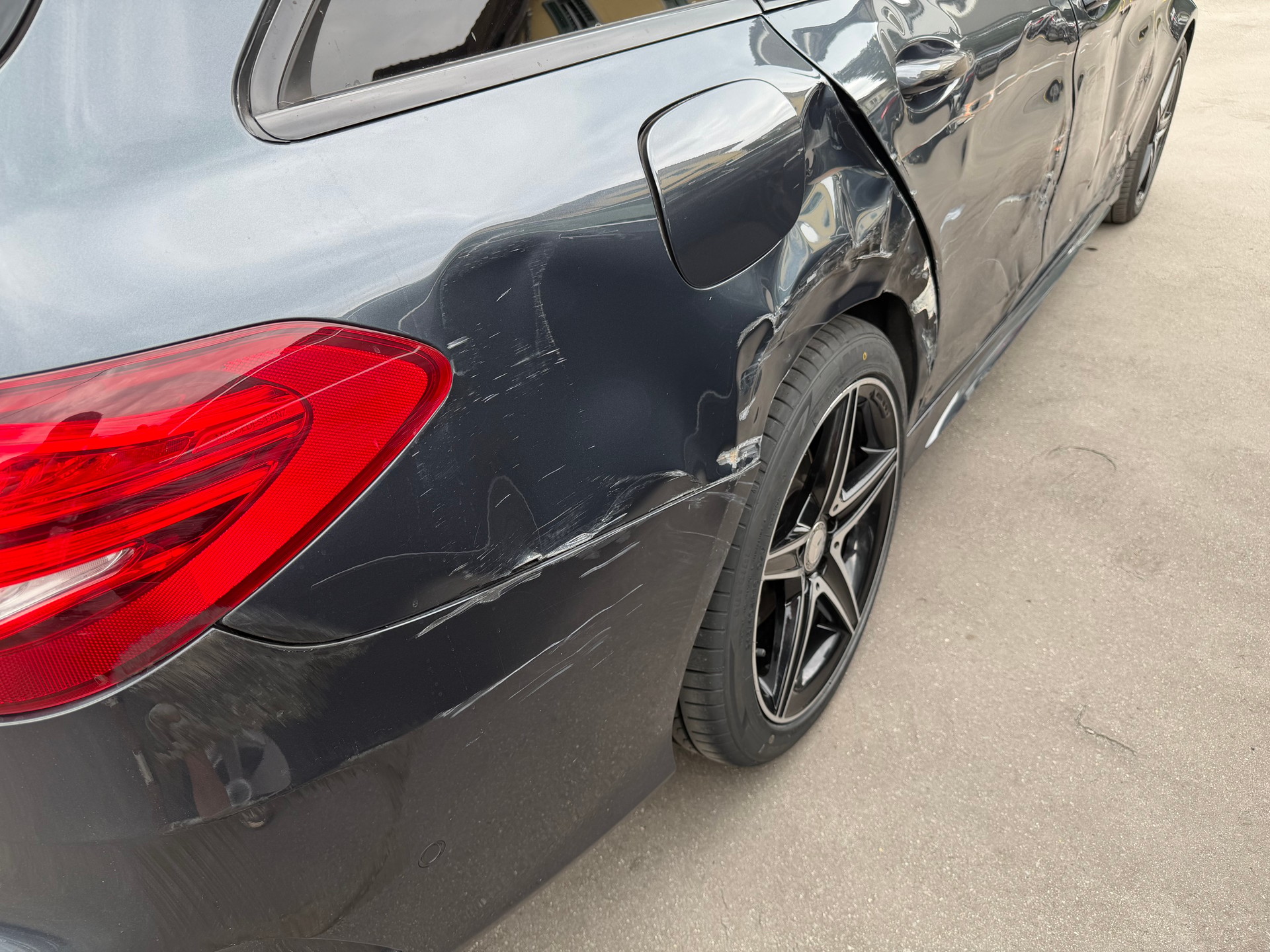 MERCEDES-BENZ C 200 AMG Line 7G-Tronic-image-21
