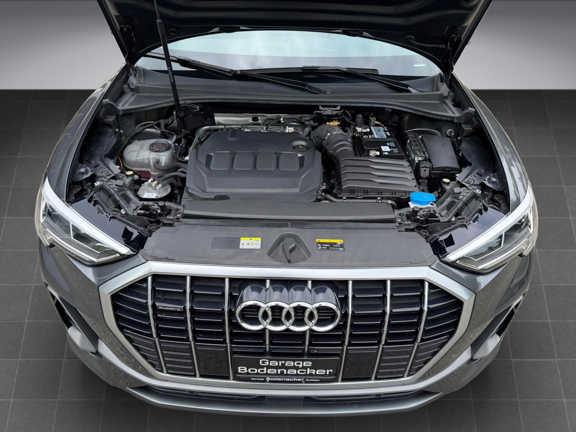 AUDI Q3 40 TDI S line quattro S-tronic-image-15