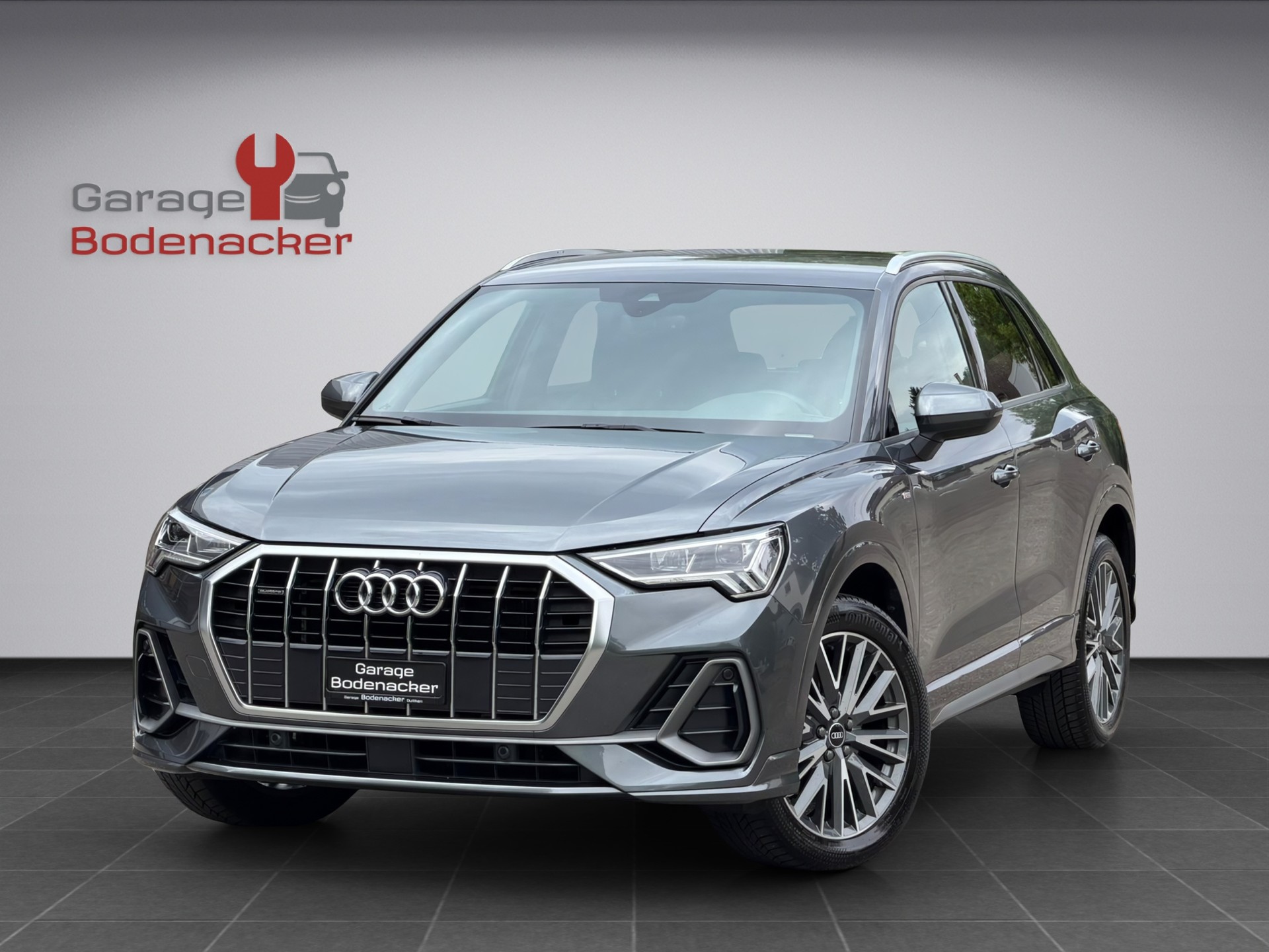 AUDI Q3 40 TDI S line quattro S-tronic-image-0