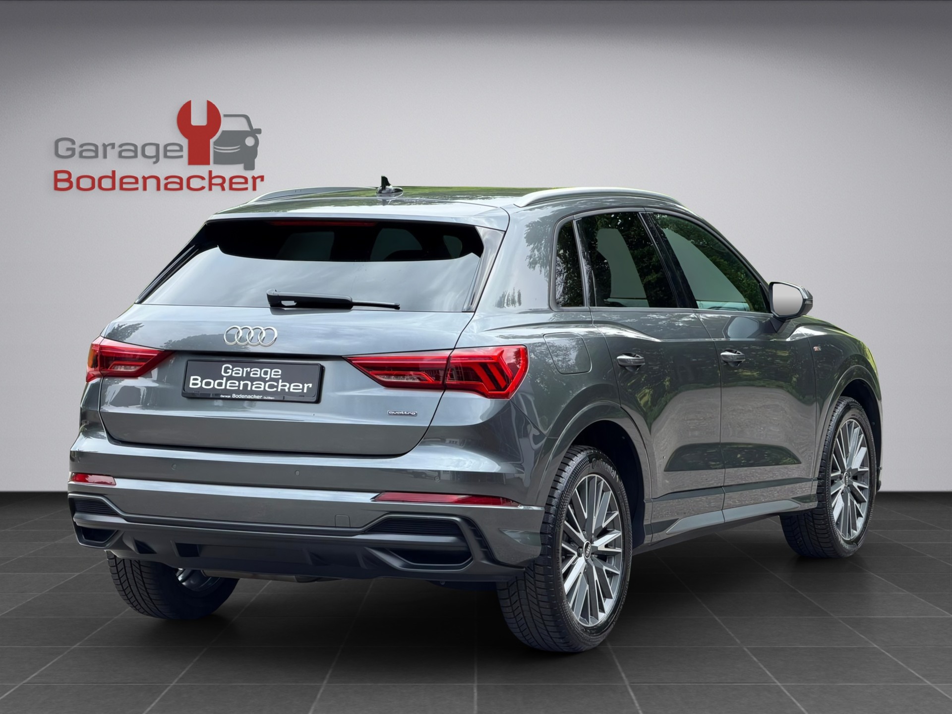 AUDI Q3 40 TDI S line quattro S-tronic-image-4