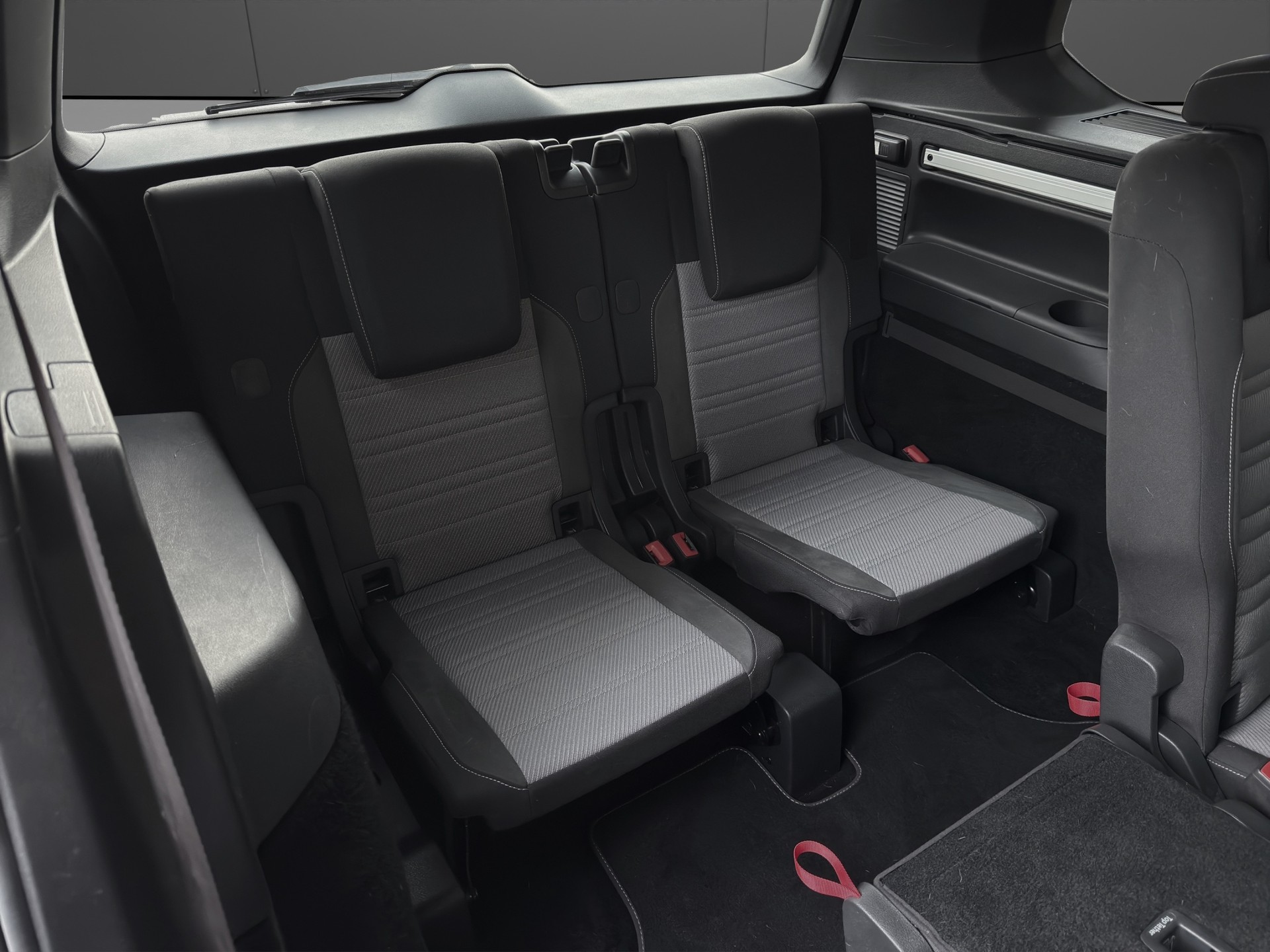 VW Touran 1.4 TSI BlueMotion Technology Highline DSG R Line-image-9