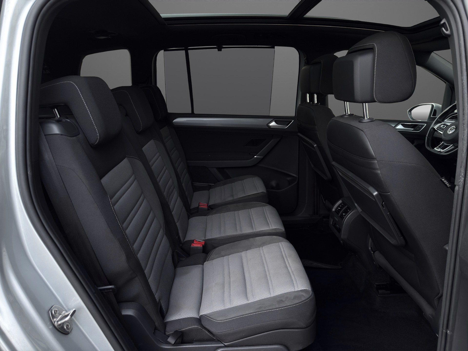VW Touran 1.4 TSI BlueMotion Technology Highline DSG R Line-image-10
