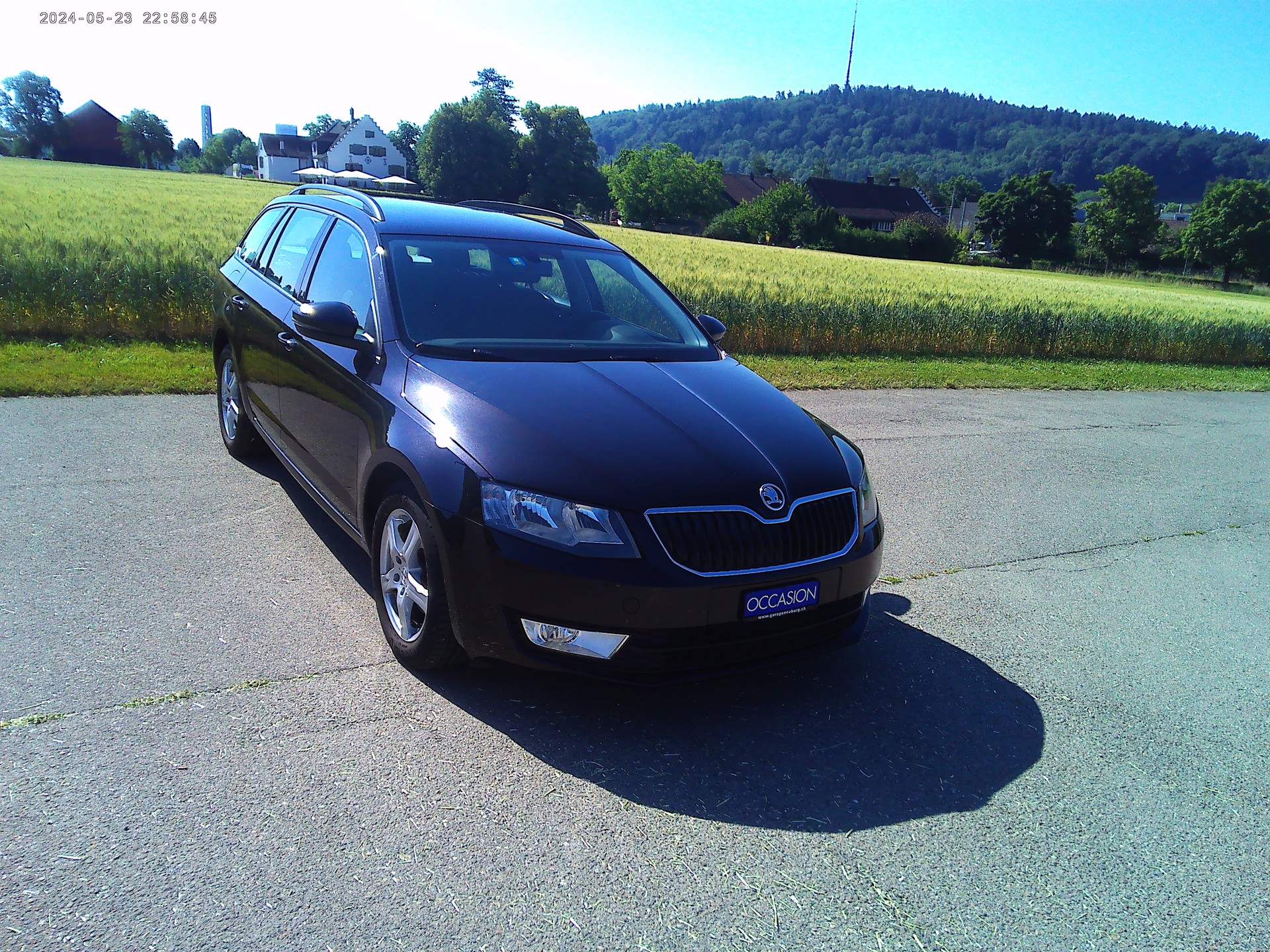 SKODA Octavia Combi 1.6 TDI Active DSG-image-13