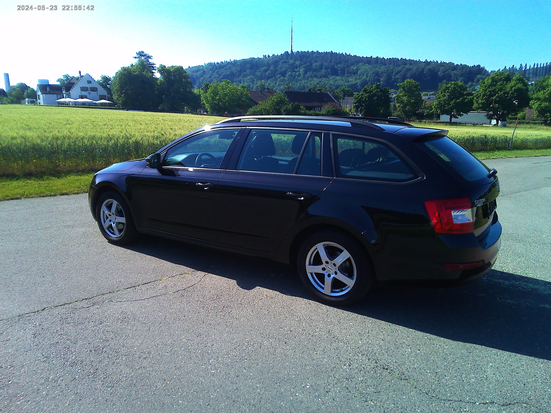 SKODA Octavia Combi 1.6 TDI Active DSG-image-6